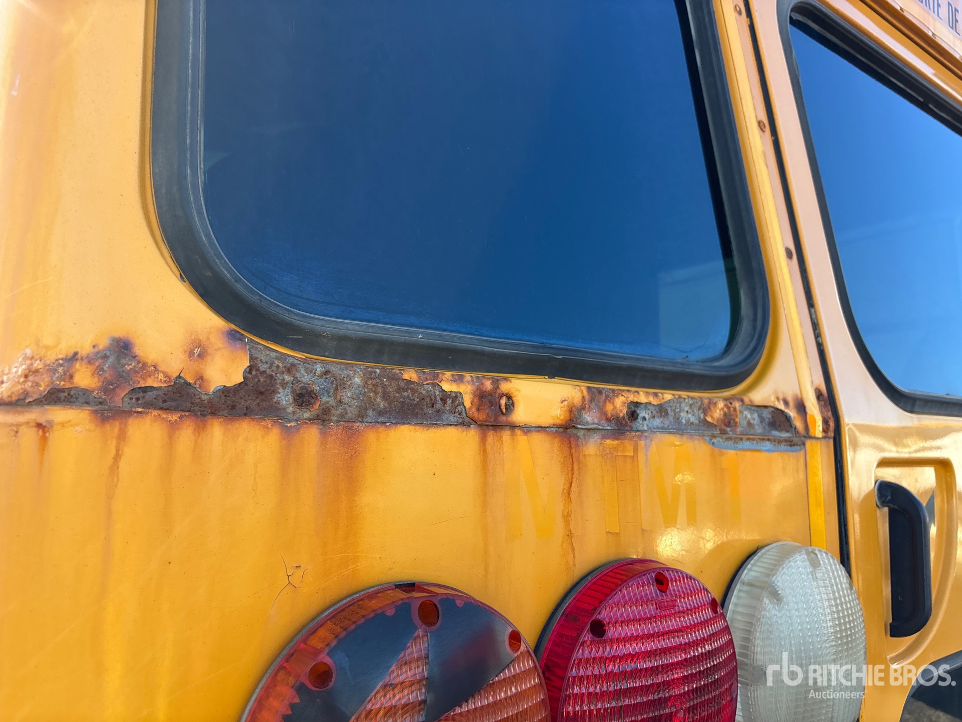 2013 Bluebird 4x2 School