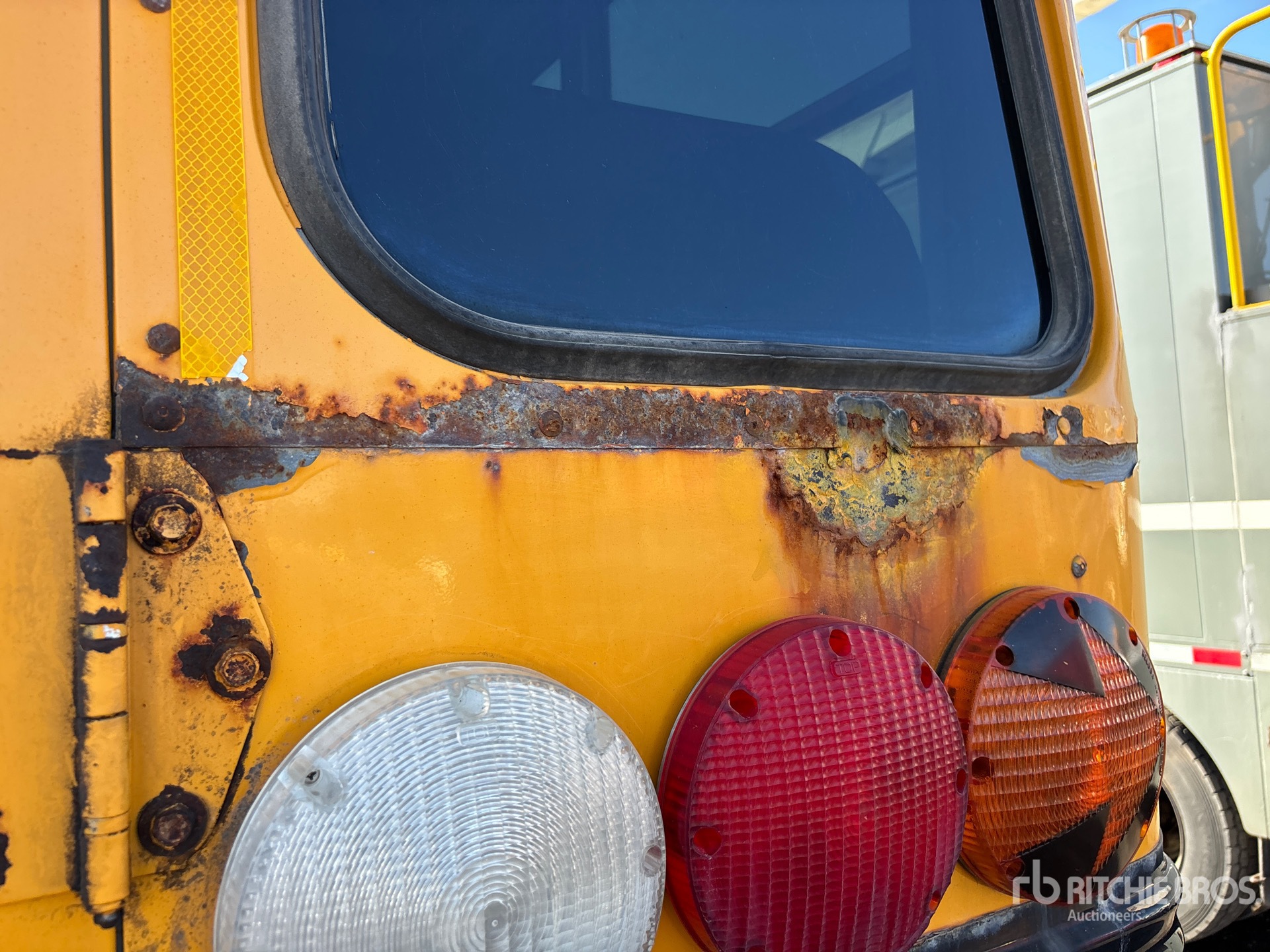 2013 Bluebird 4x2 School