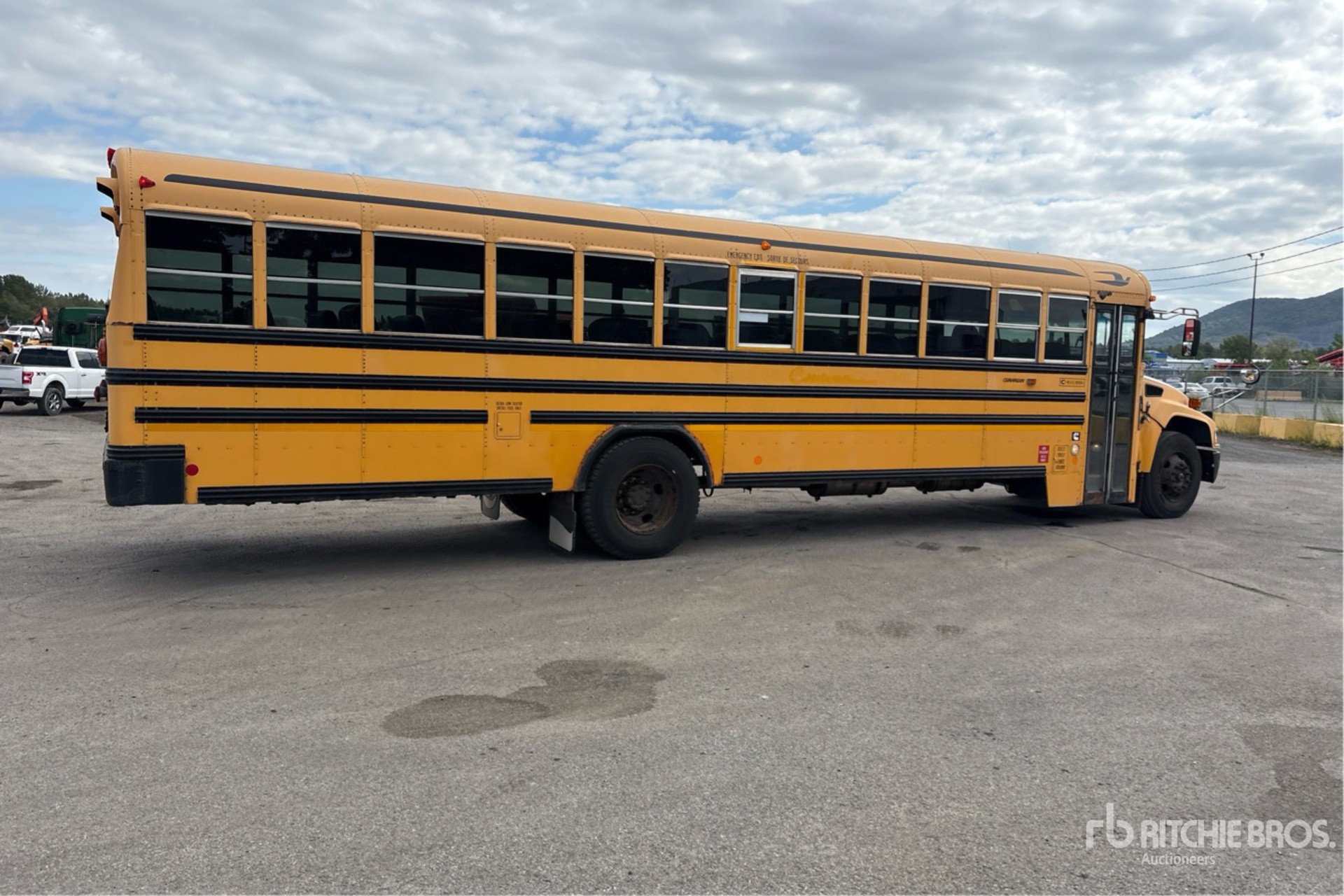 2013 Bluebird 4X2 72-SEAT SCHOOL