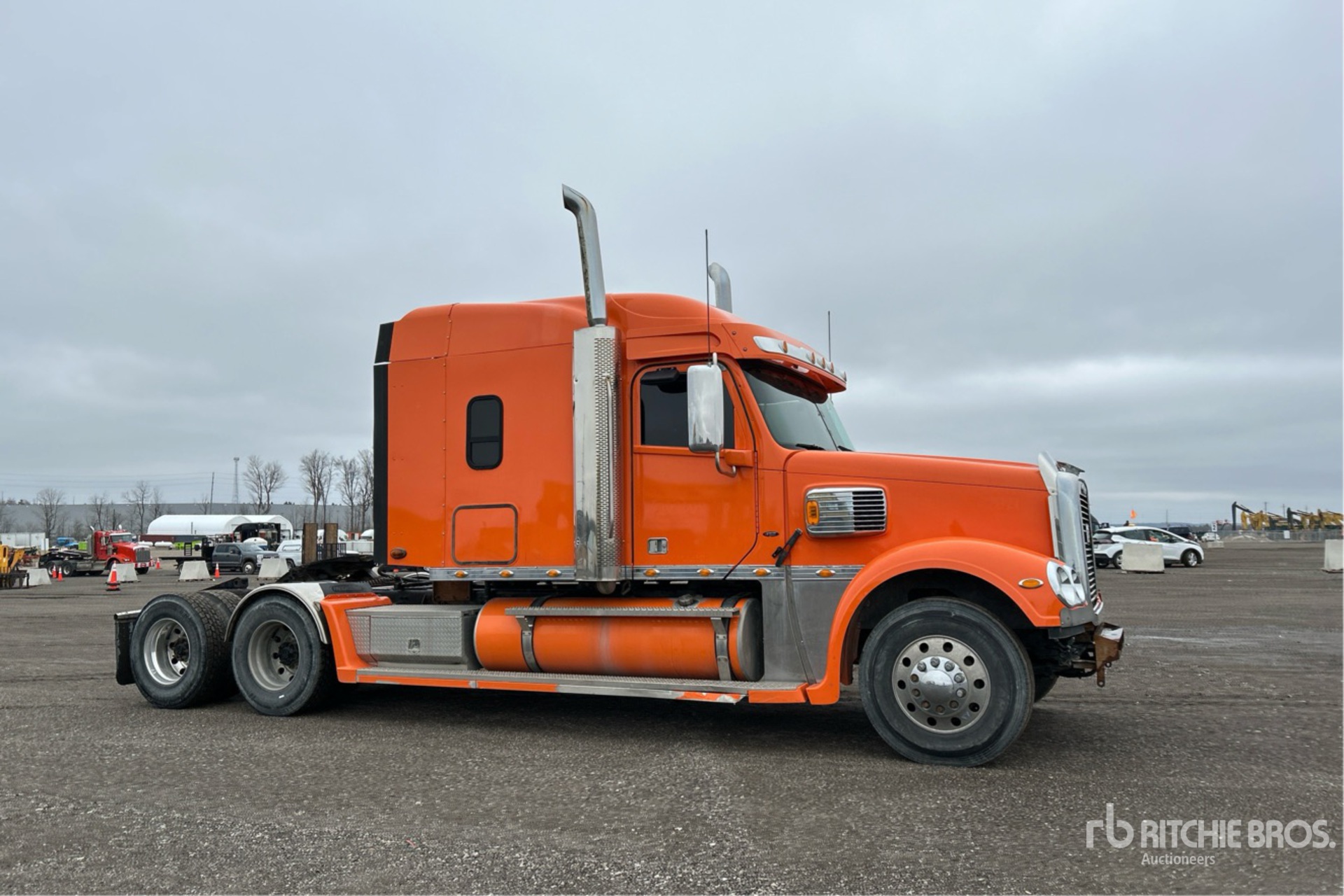 2020 Freightliner Coronado 132