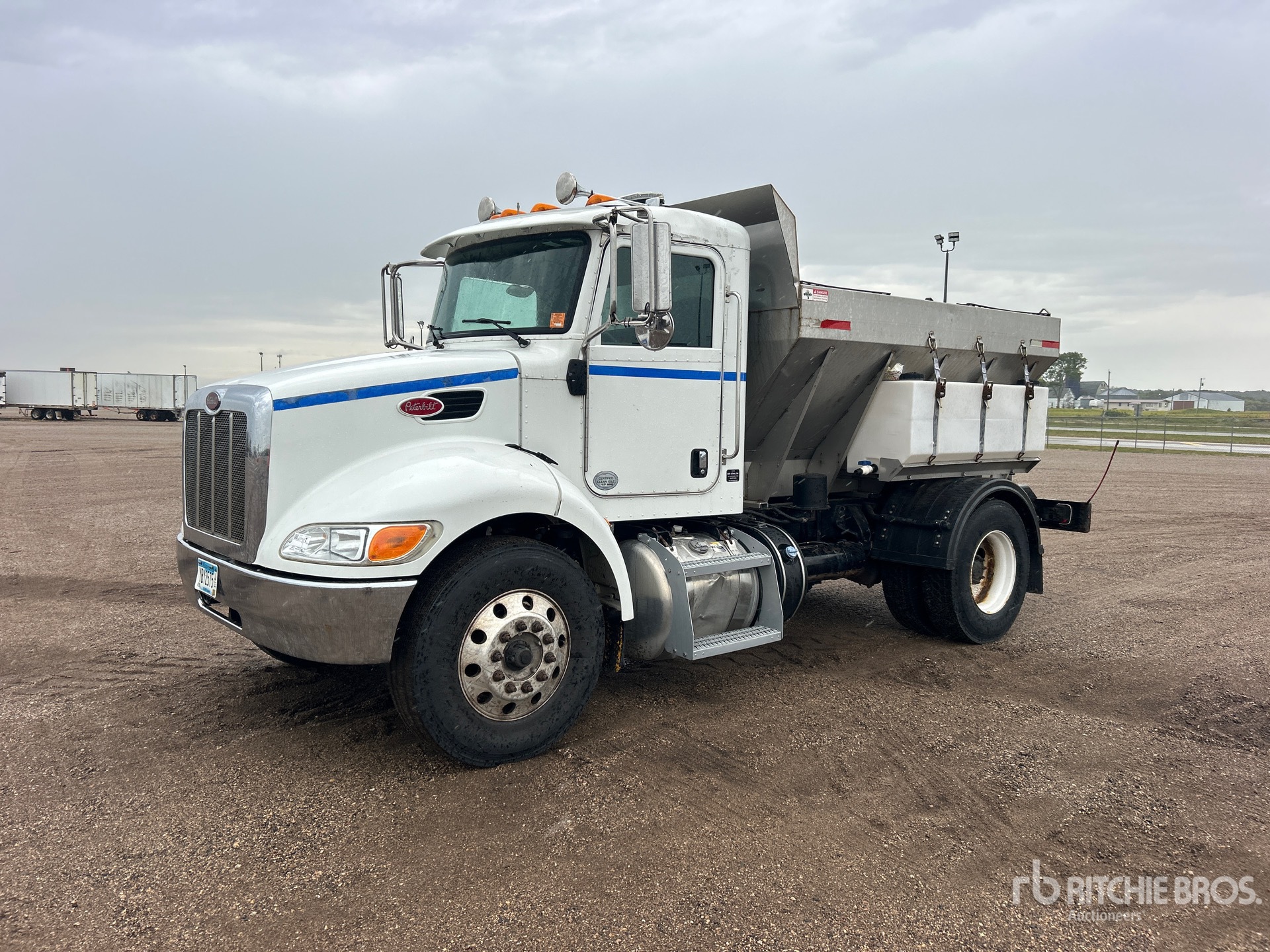 2015 Peterbilt 337