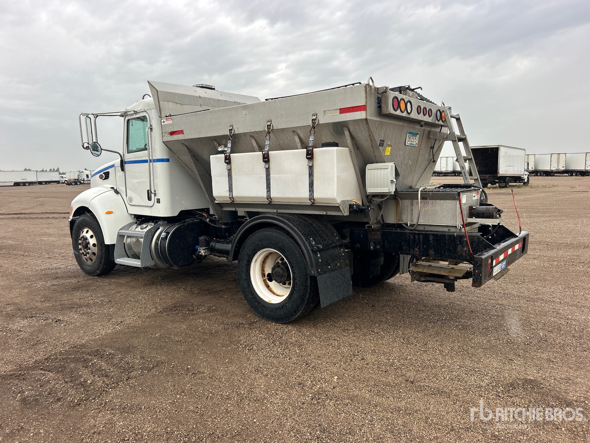 2015 Peterbilt 337