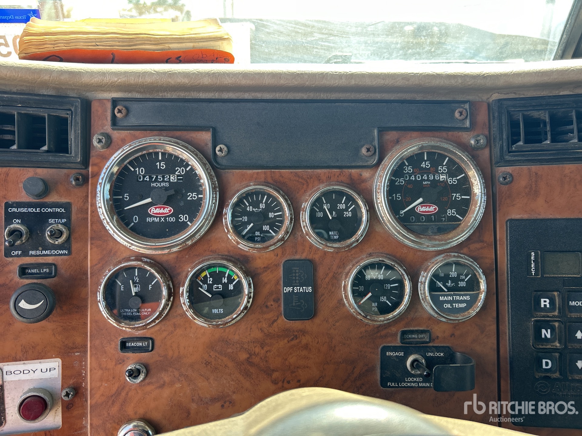 2009 Peterbilt 335