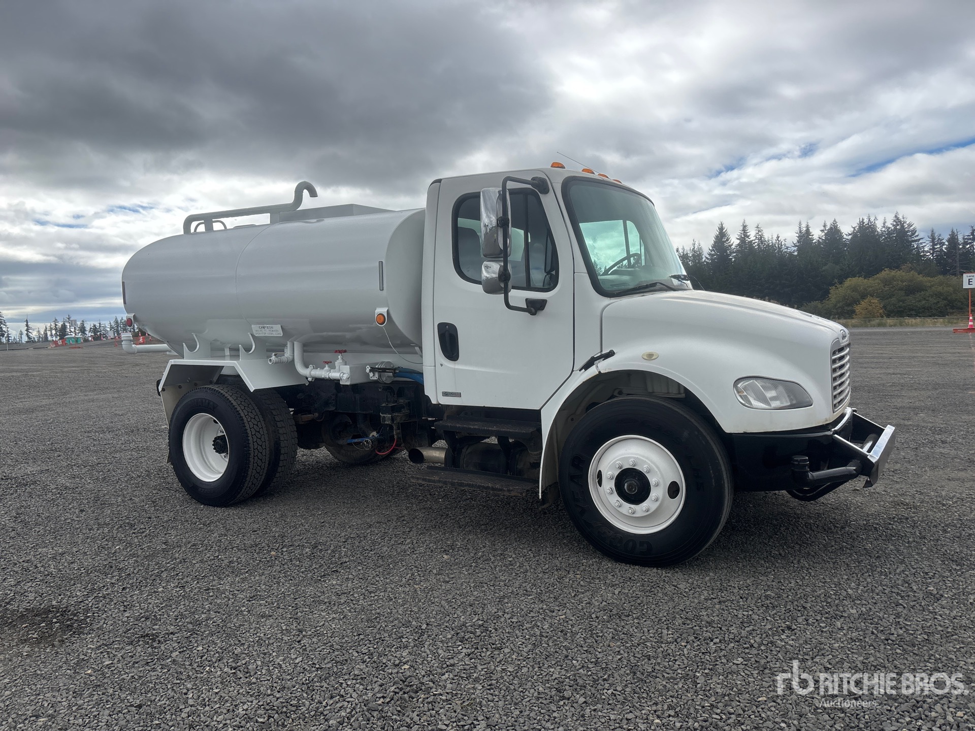 2007 Freightliner M2 106