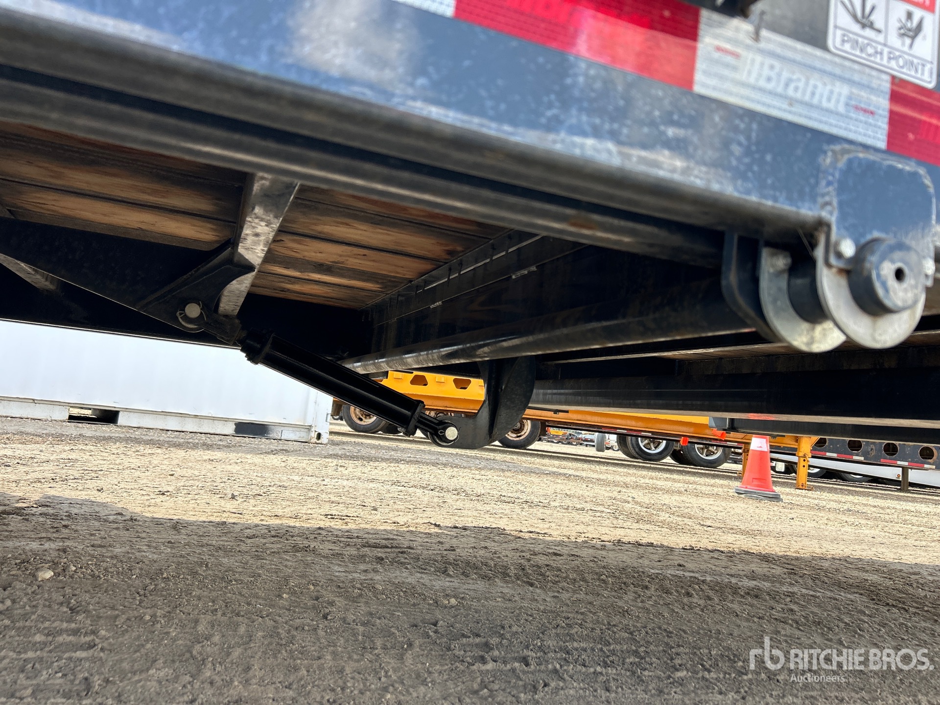 2022 Brandt 22 ft T/A