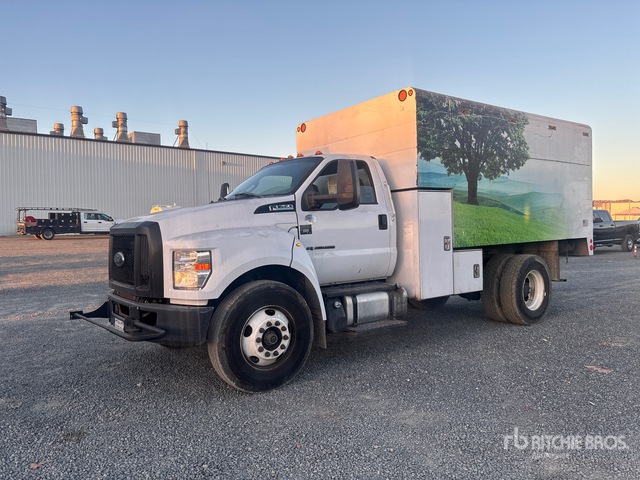 2017 Ford F-750 Chipper Truck