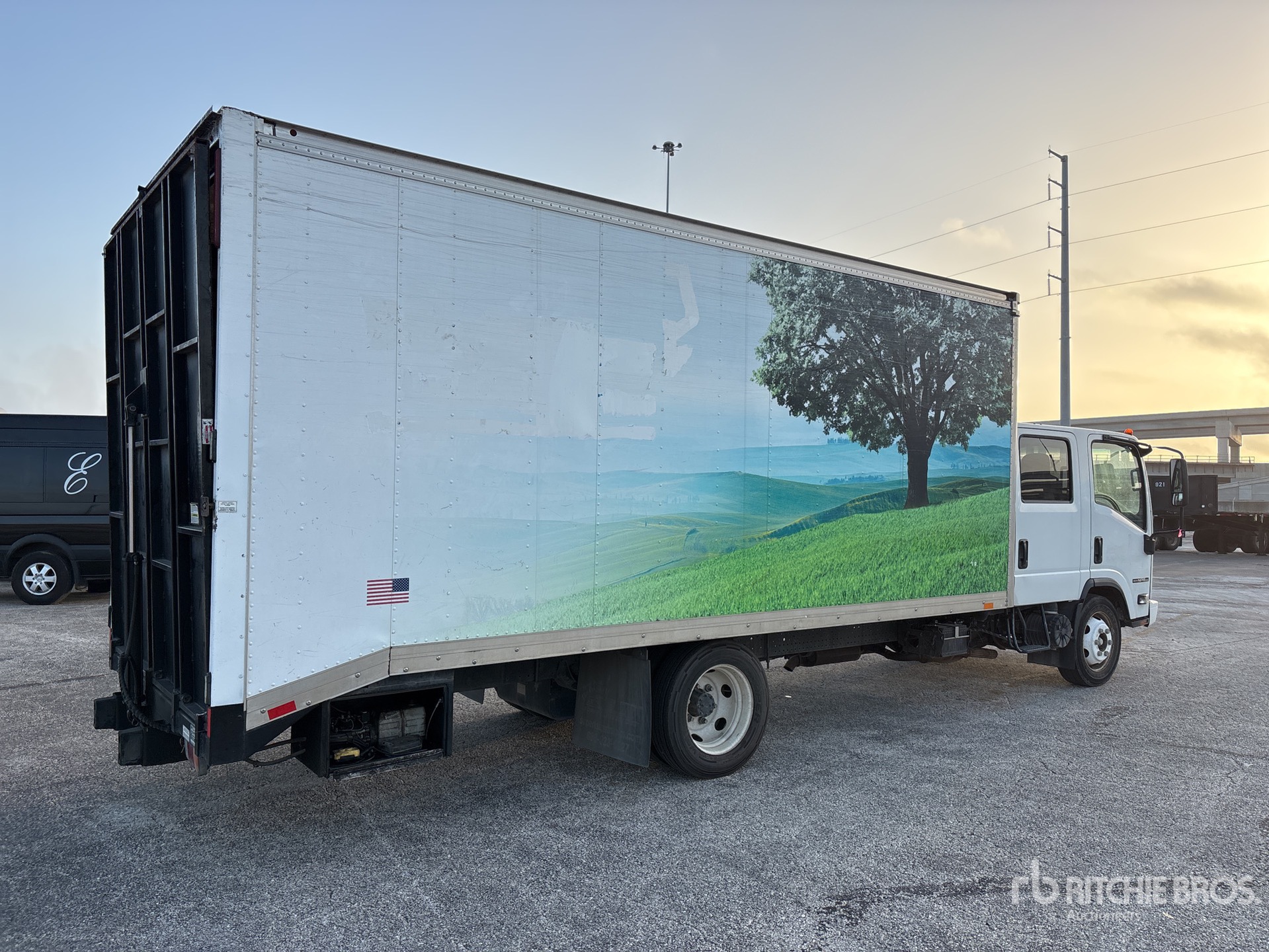 2019 Isuzu NPR HD