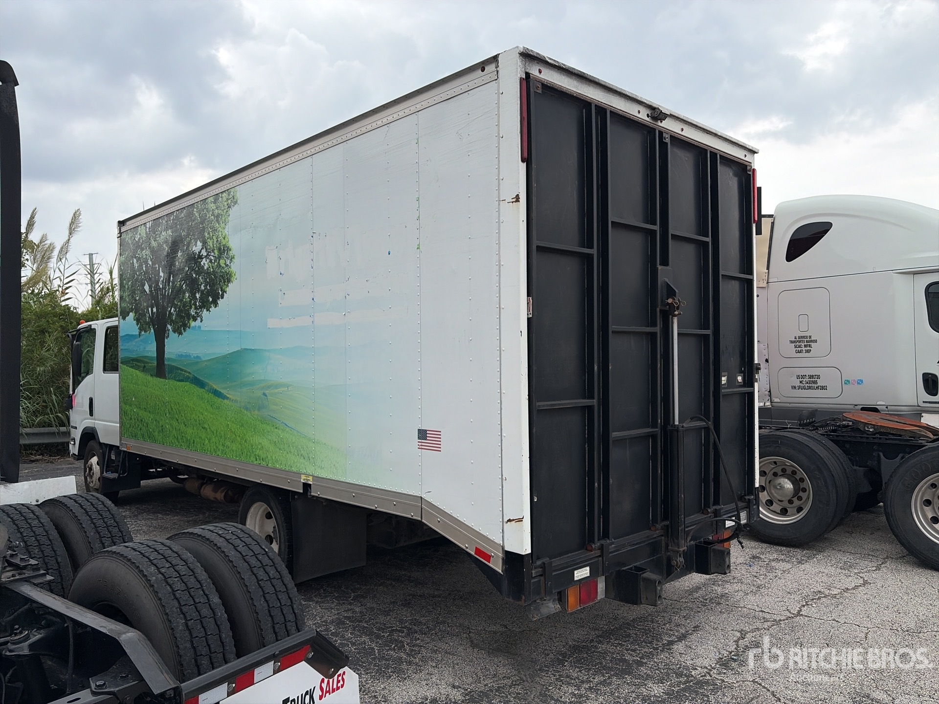2018 Isuzu NPR HD