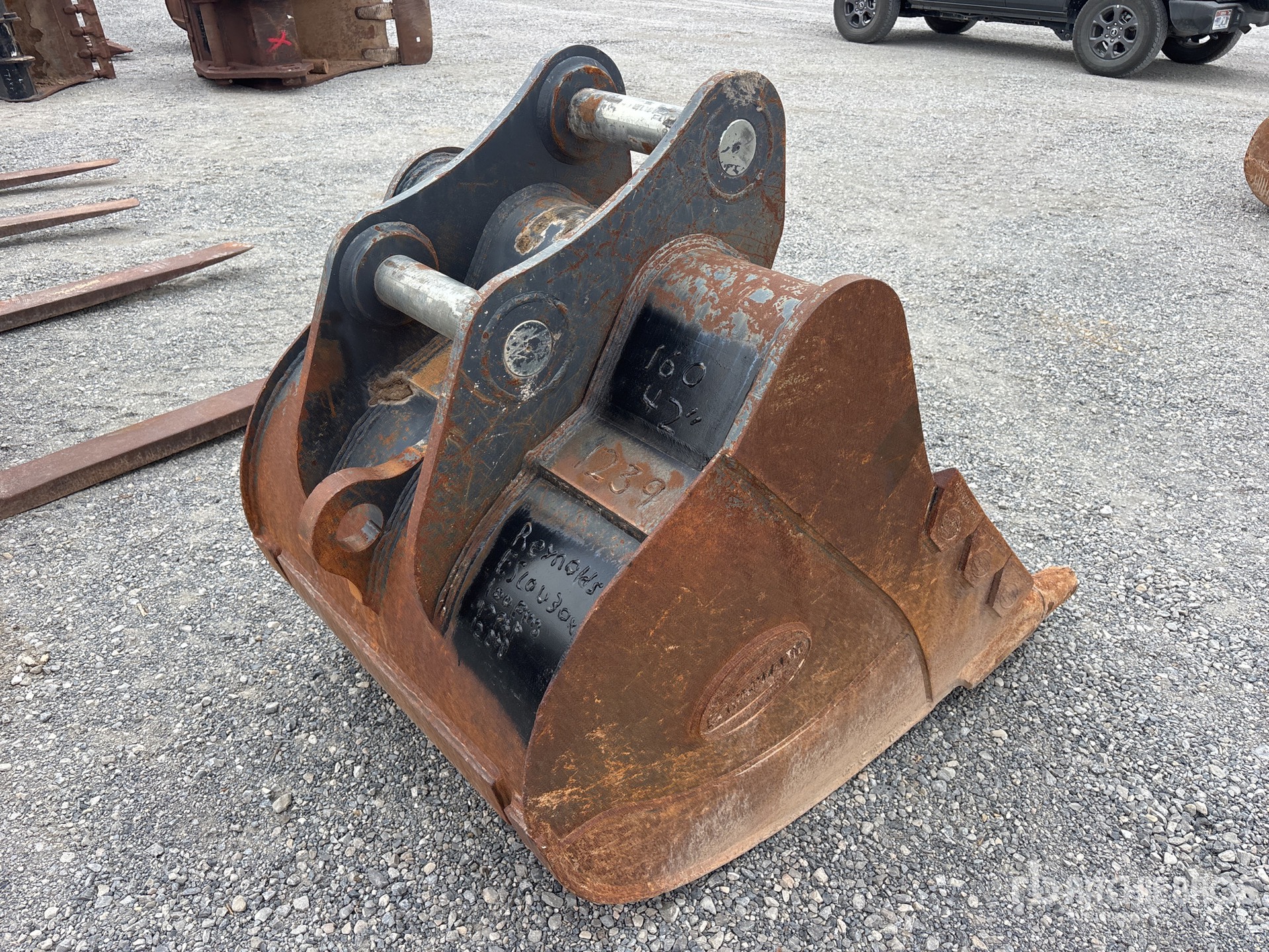 General Appearance with Picture, Right Rear Corner