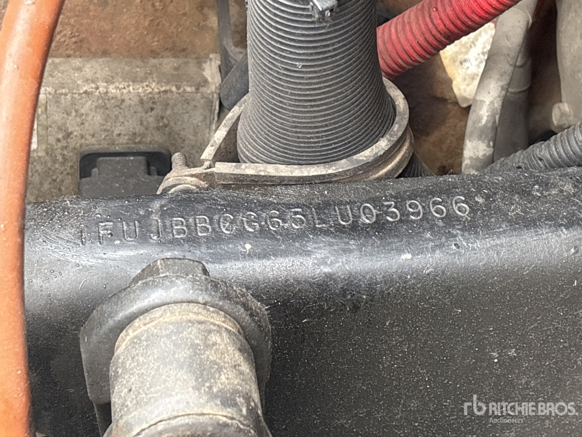 2005 Freightliner CENTURY