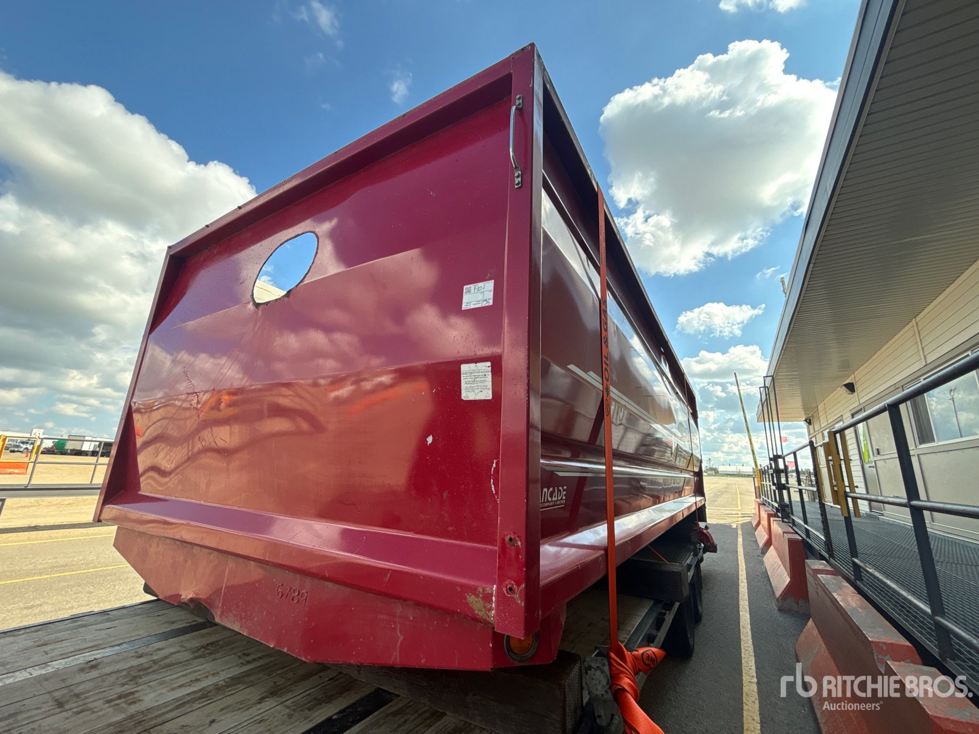 Cancade 20 ft Grain Box