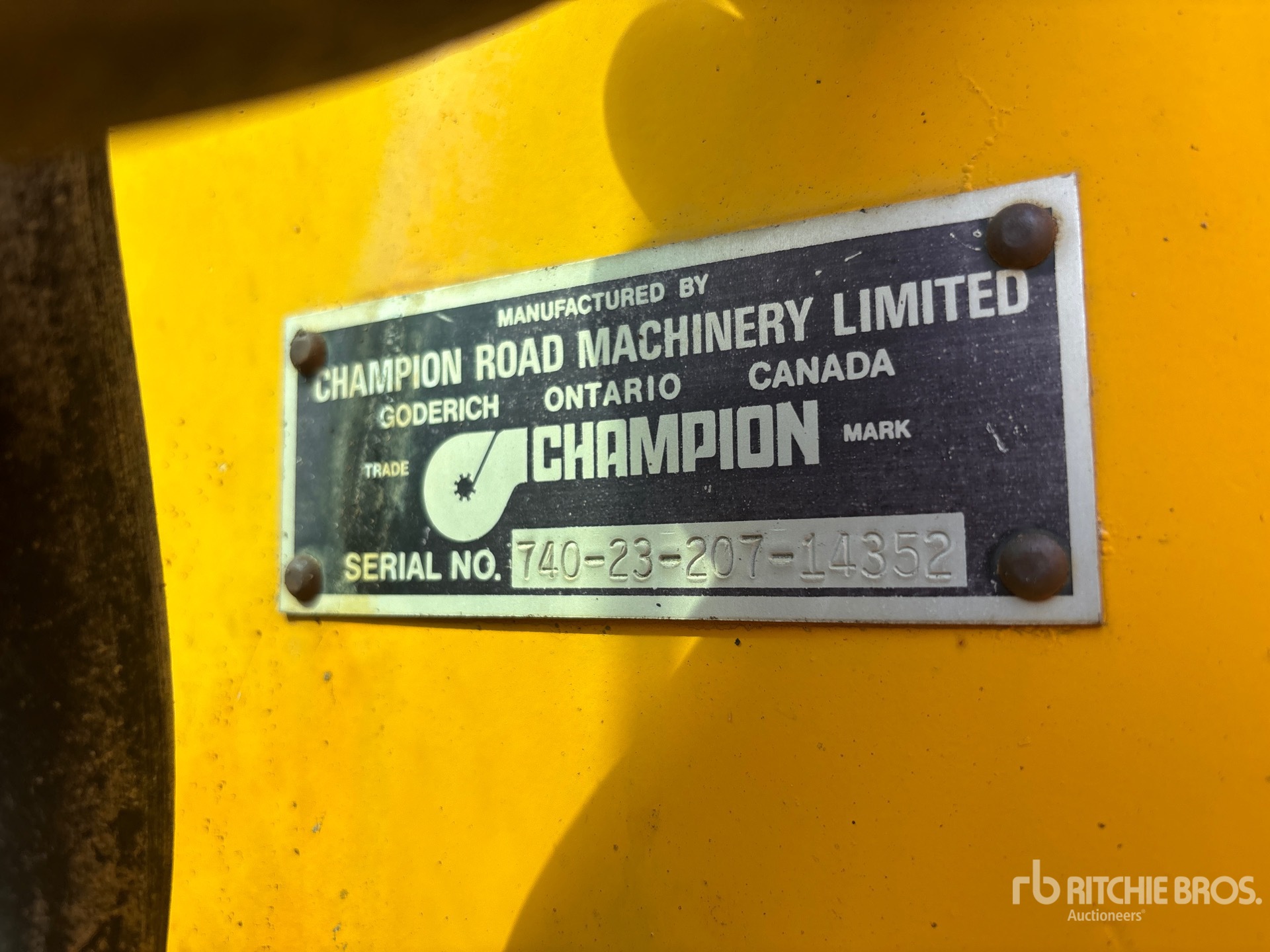 Champion 740