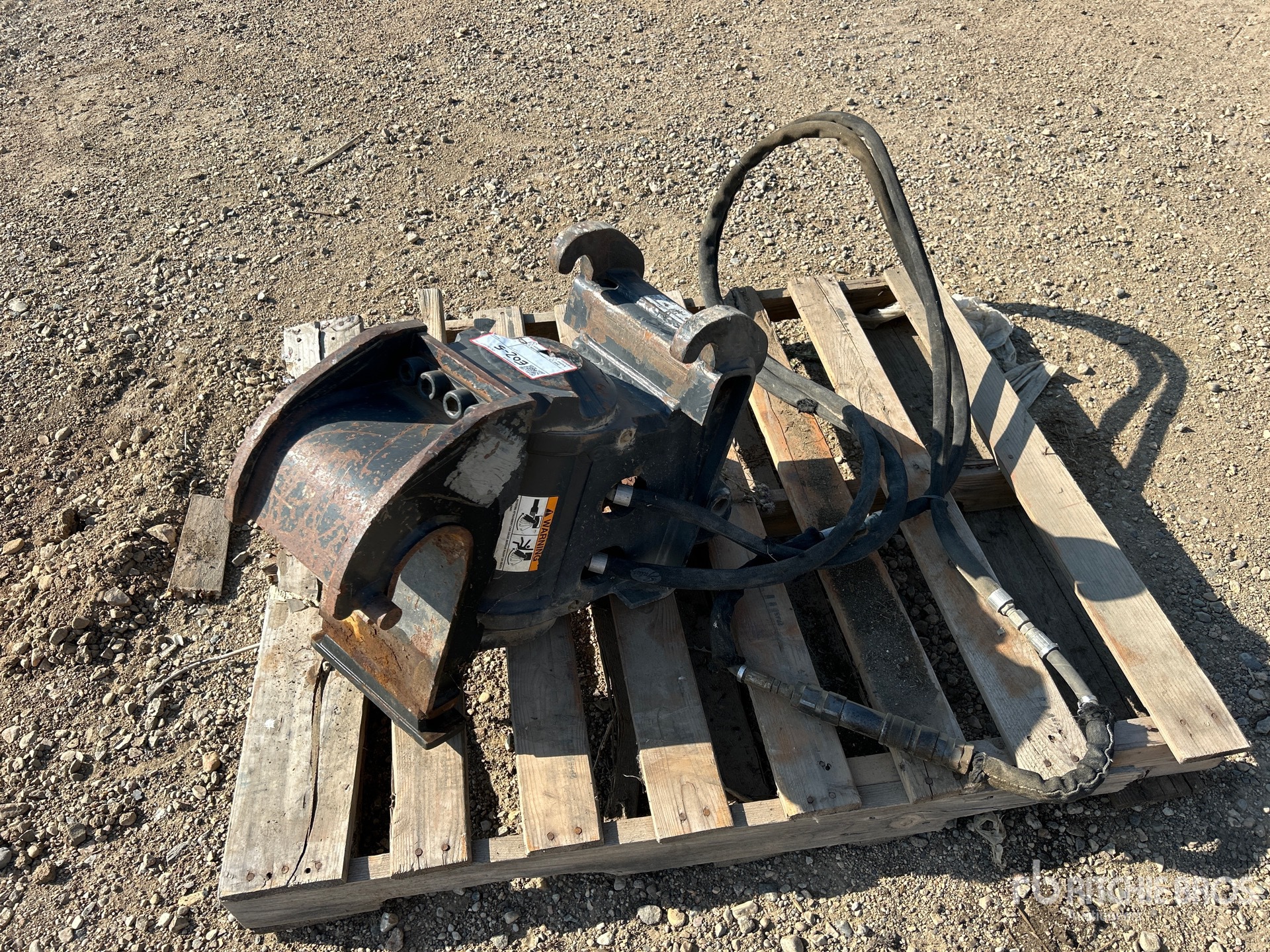 Photo of Helac Q/C Tilt Attachment with couple ...