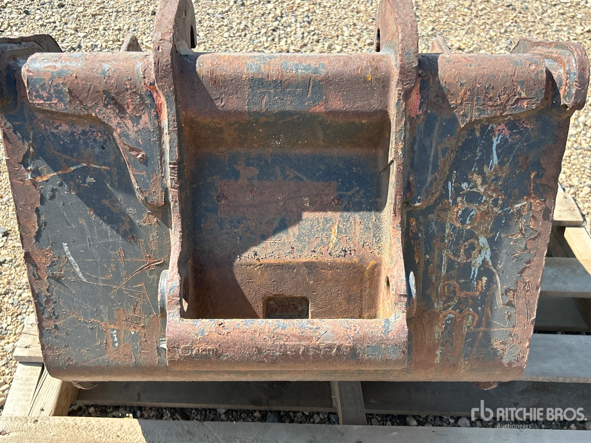 Bobcat 24 IN Q/C CLEANUP - FITS BOBCAT E50