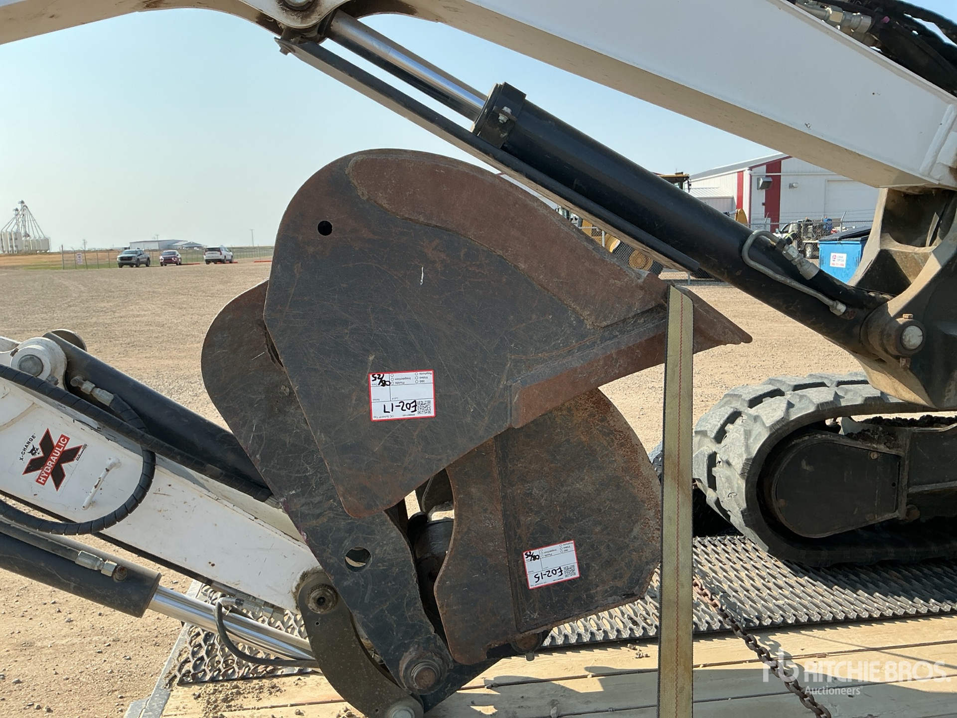 Bobcat 36 IN Q/C CLEANUP - FITS BOBCAT E50