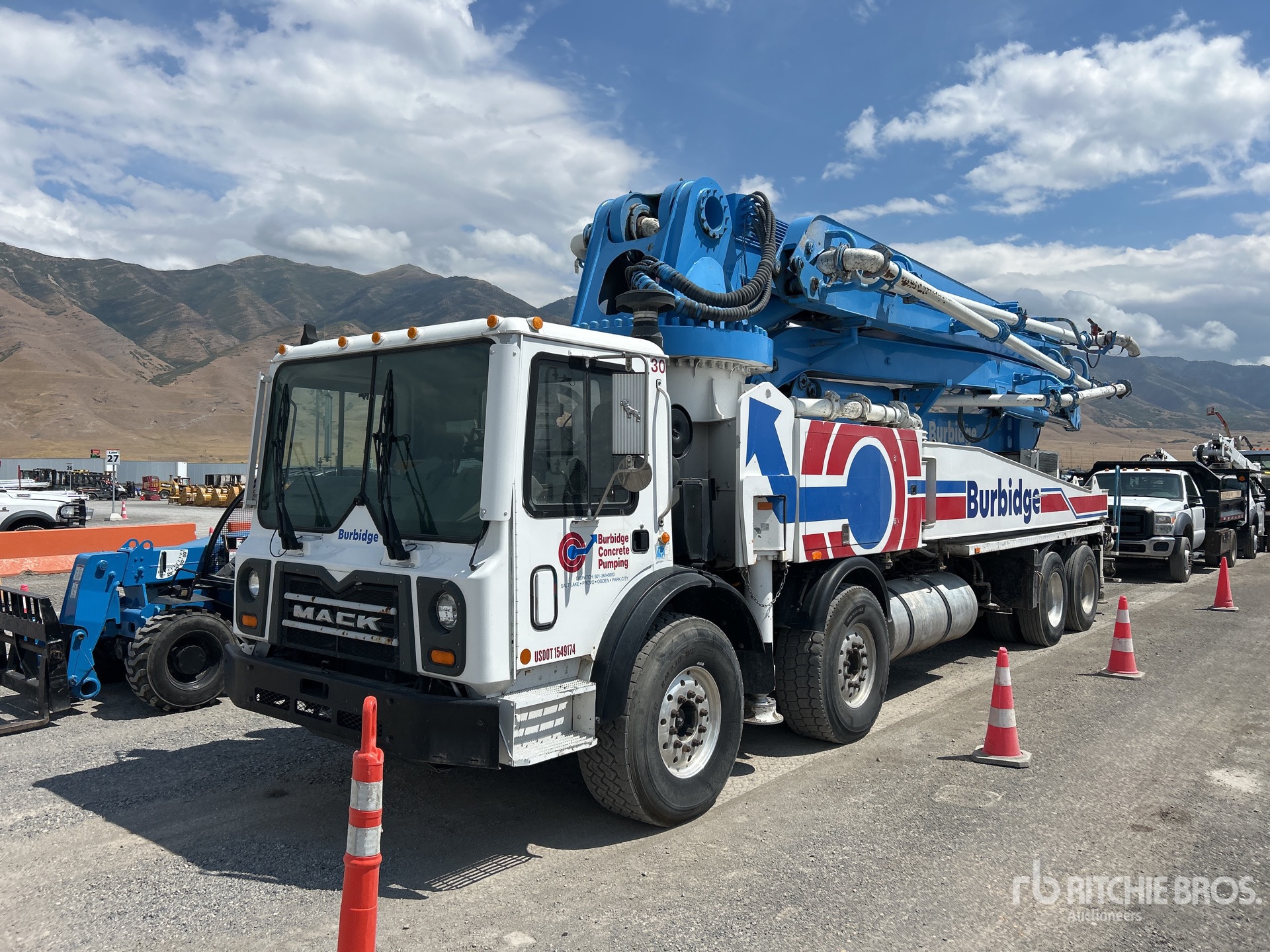 2008 Mack MR688S