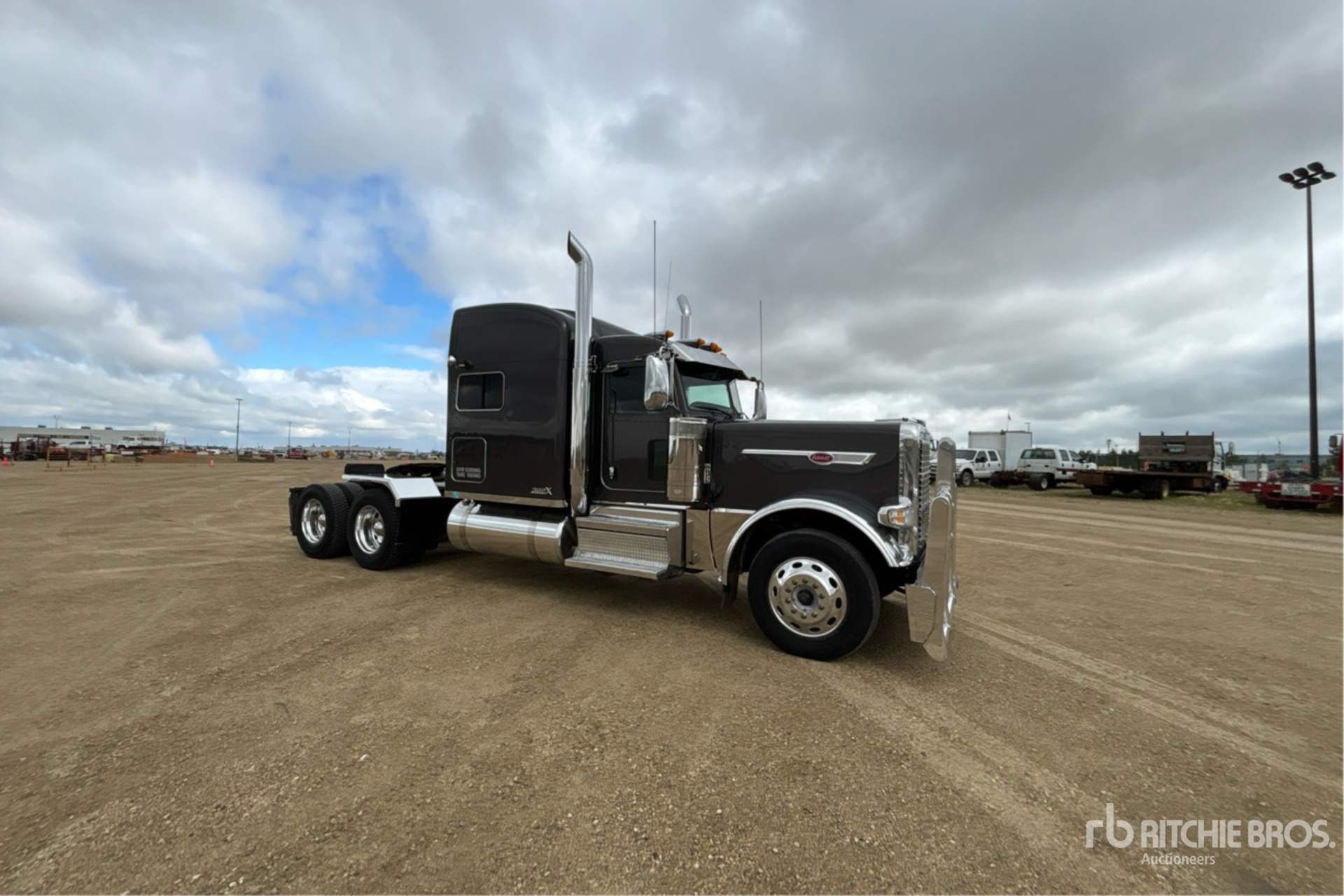 2024 Peterbilt 389