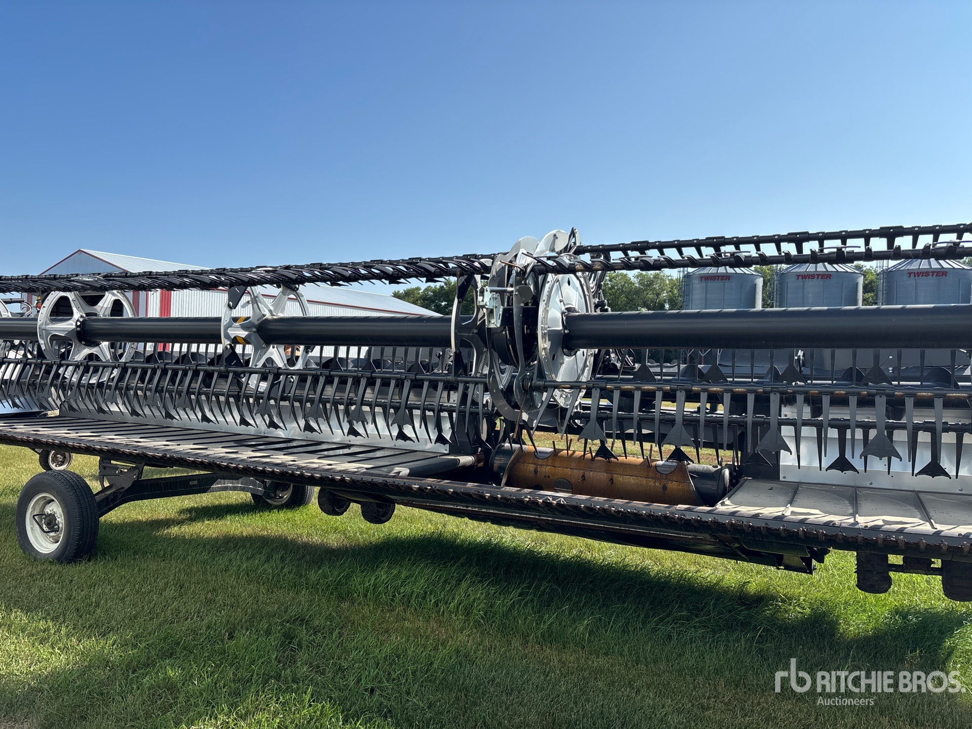 2022 Macdon FD240