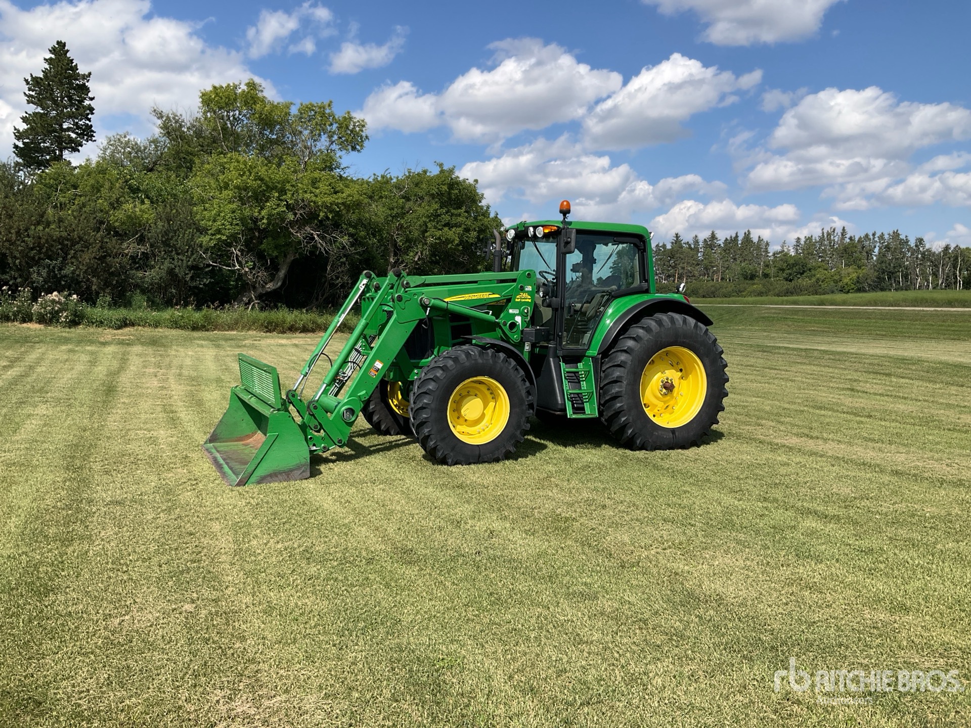 2011 John Deere 7330