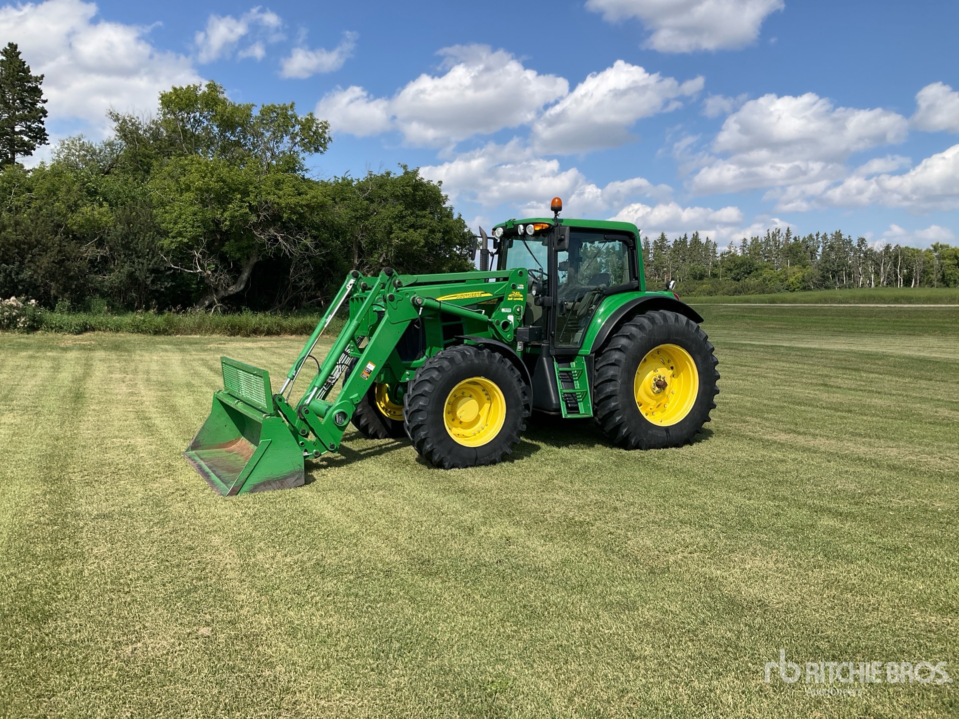 2011 John Deere 7330