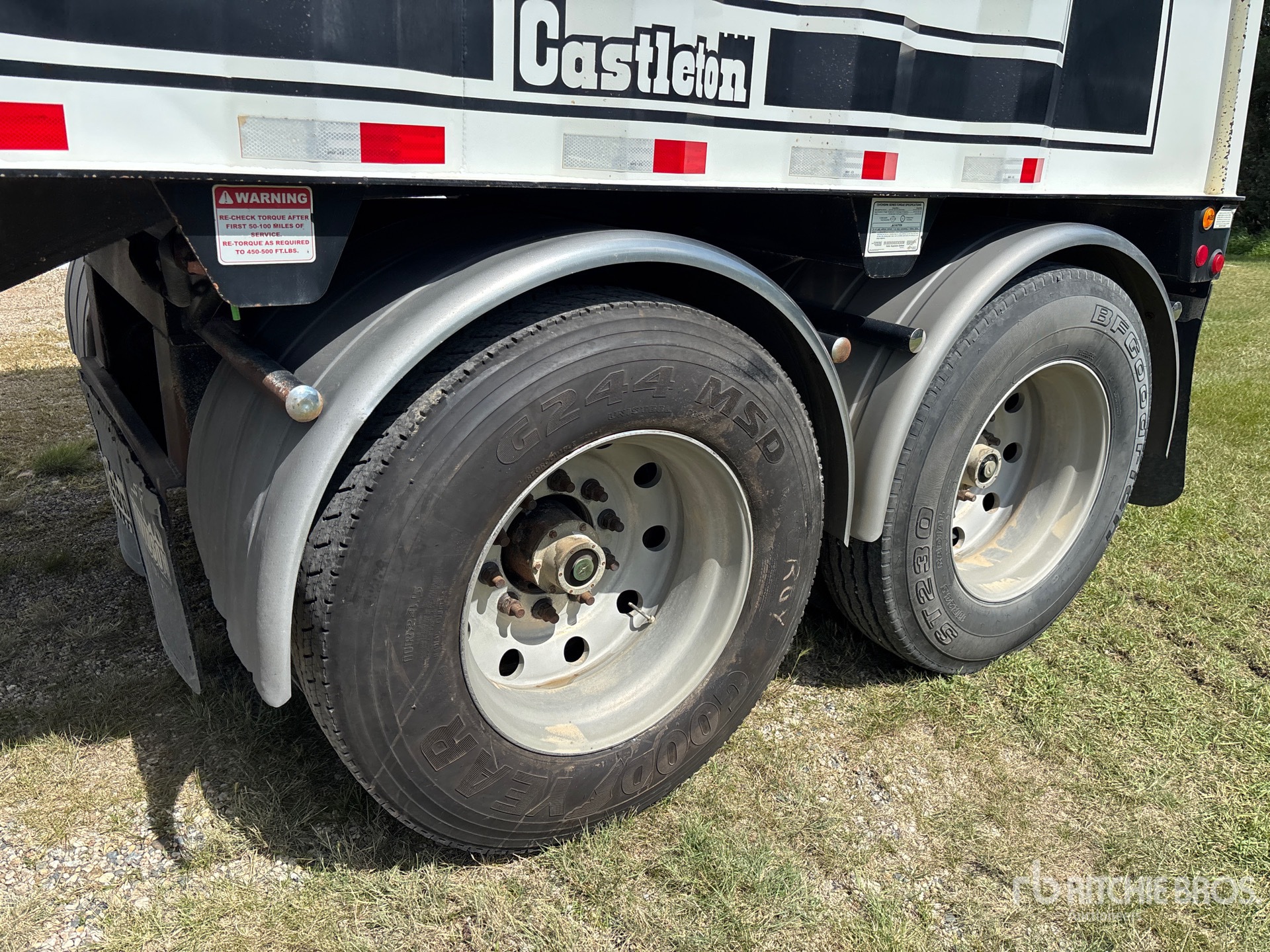 2010 Castleton 40 ft T/A