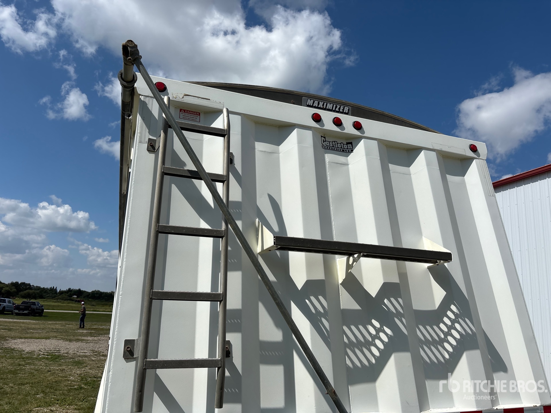 2010 Castleton 40 ft T/A