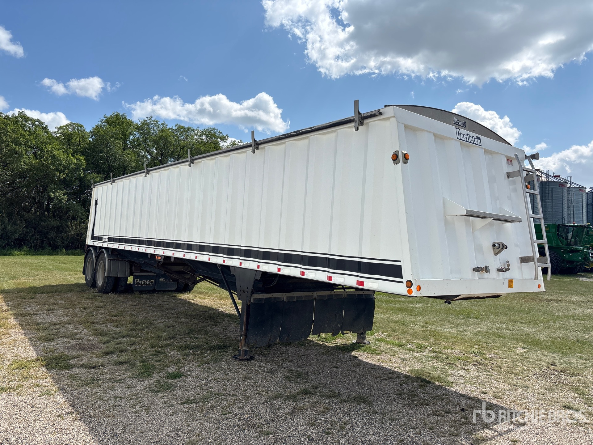 2010 Castleton 40 ft T/A