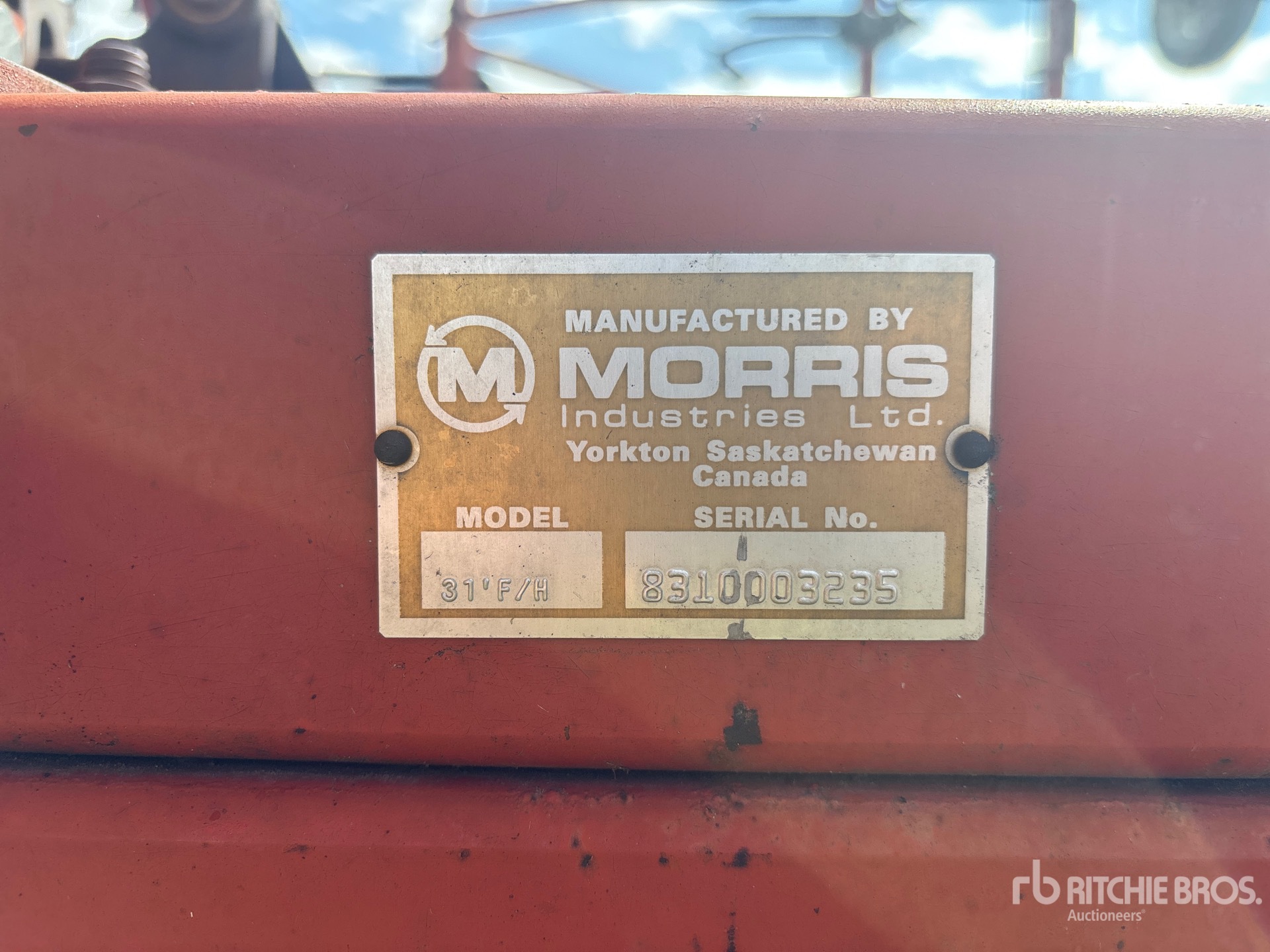2000 Morris 8900