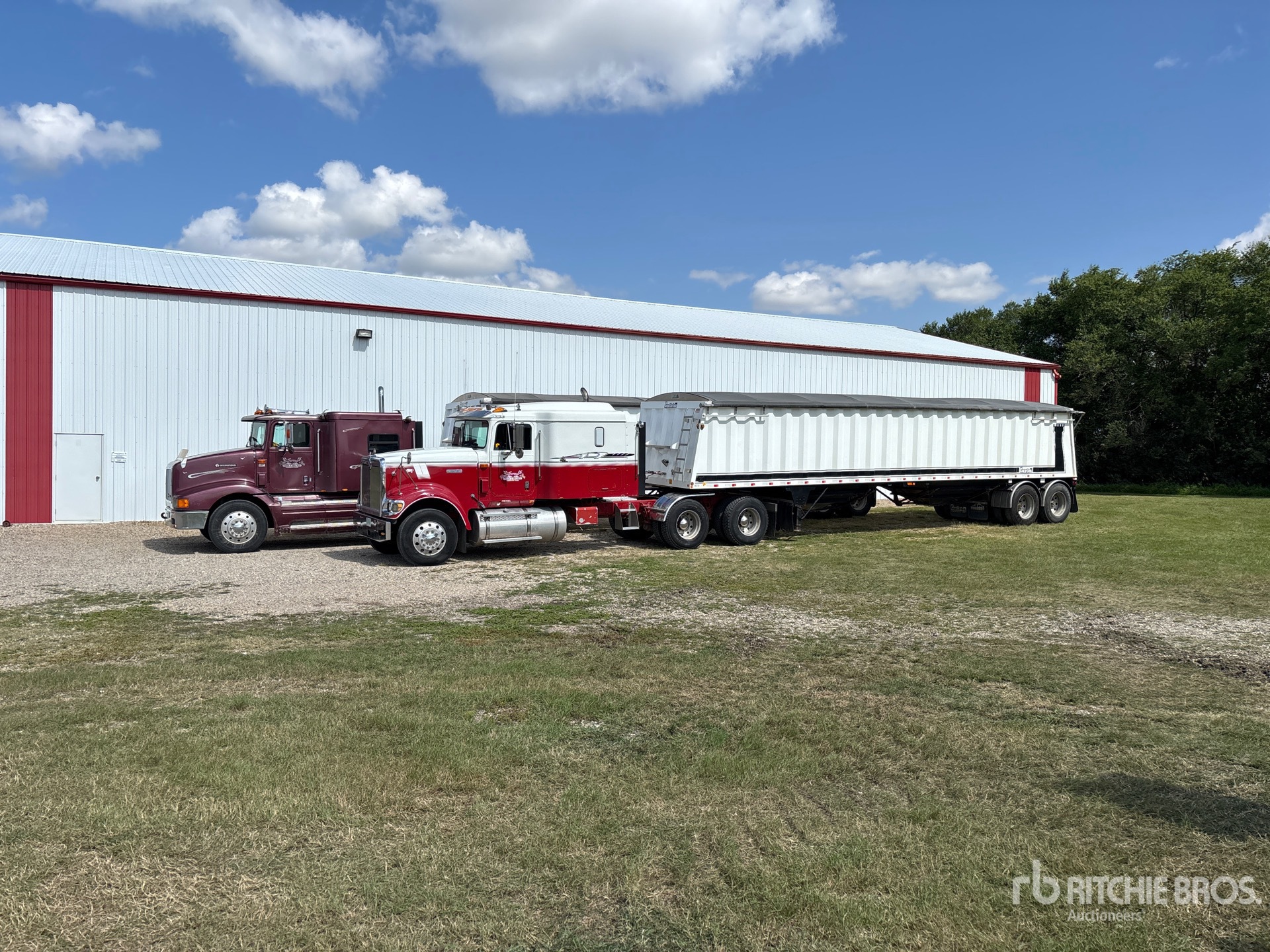 2000 International 9900