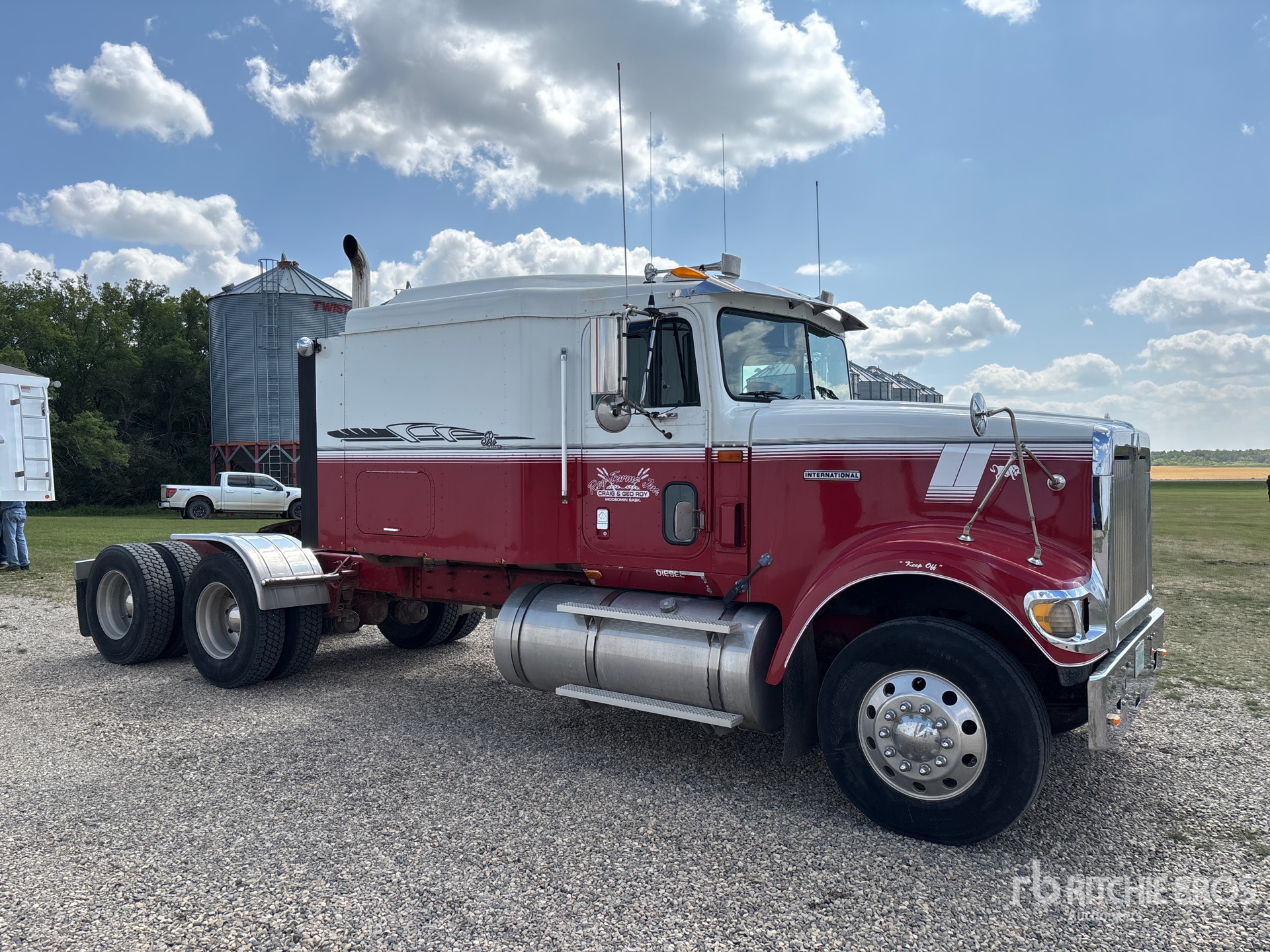 2000 International 9900