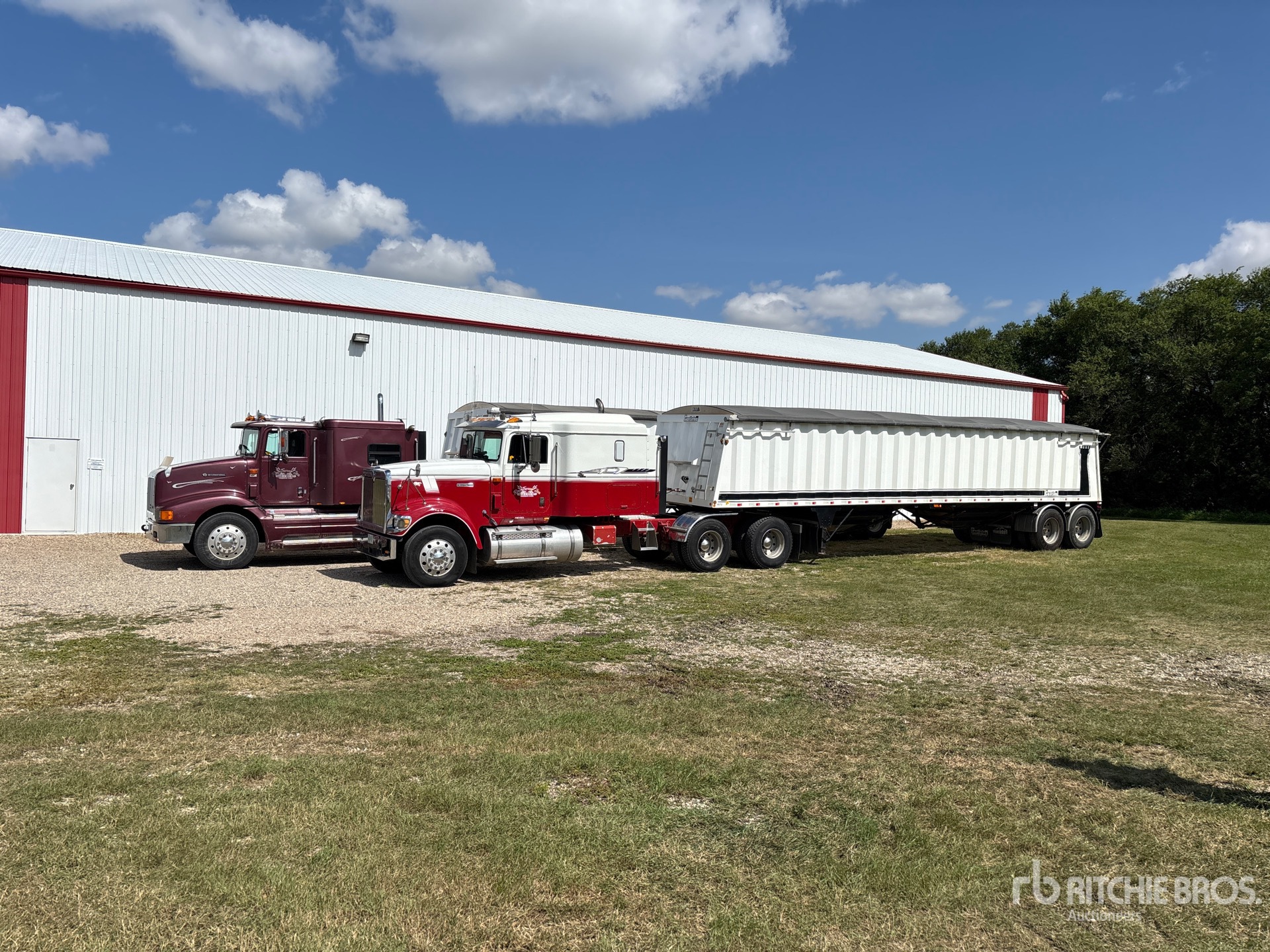 2000 International 9900