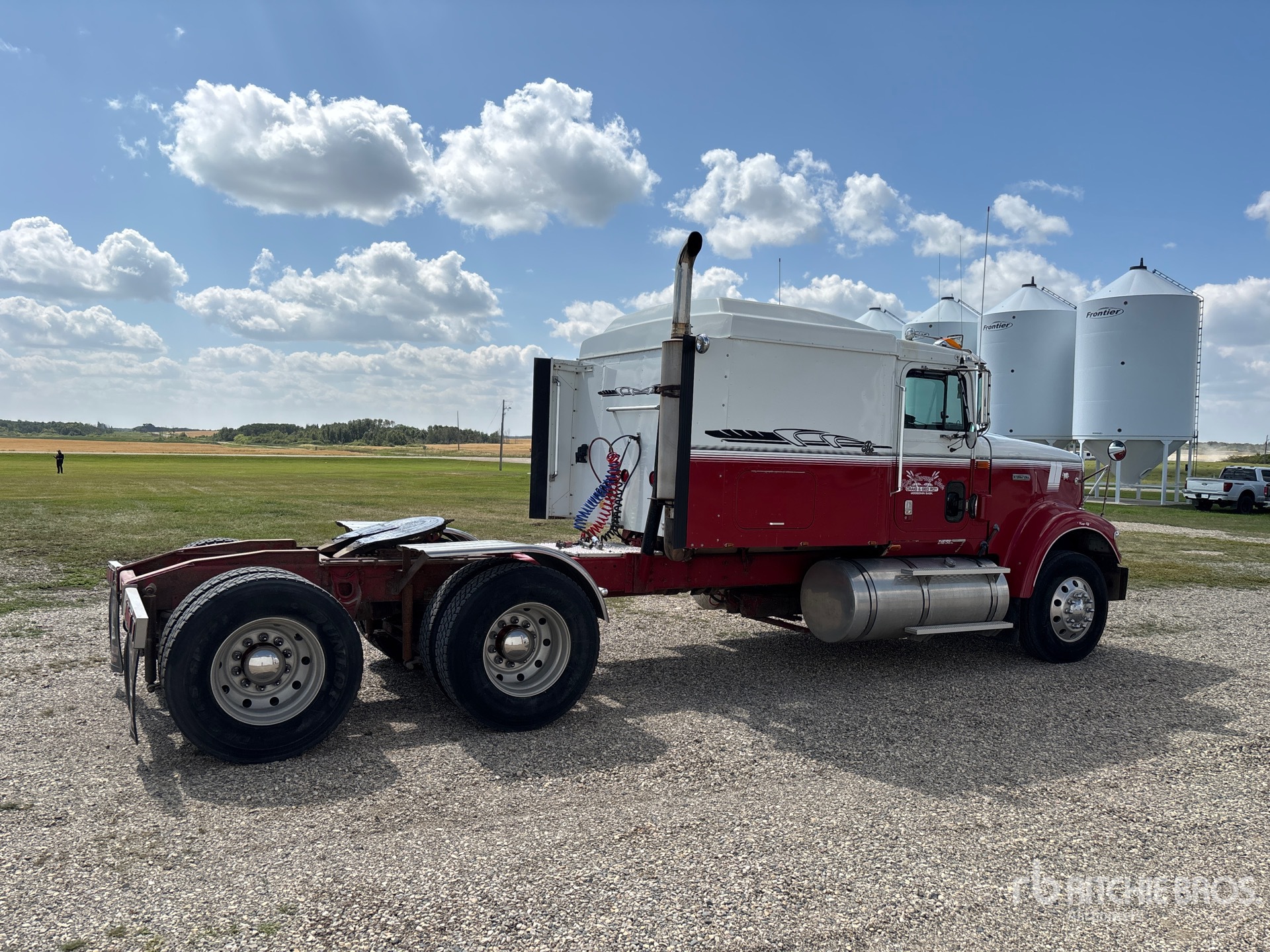 2000 International 9900