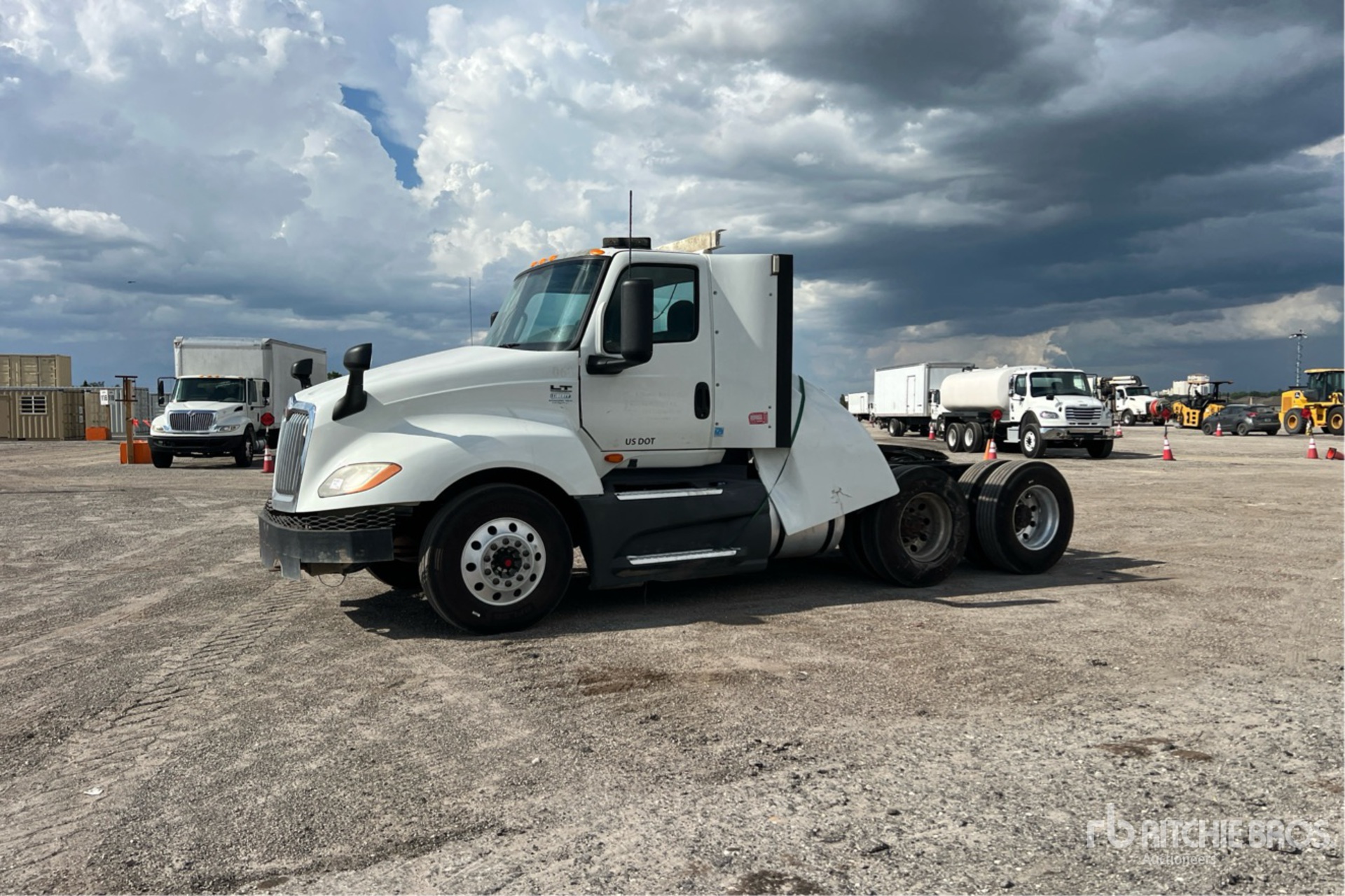 Photo of 2018 International LT625