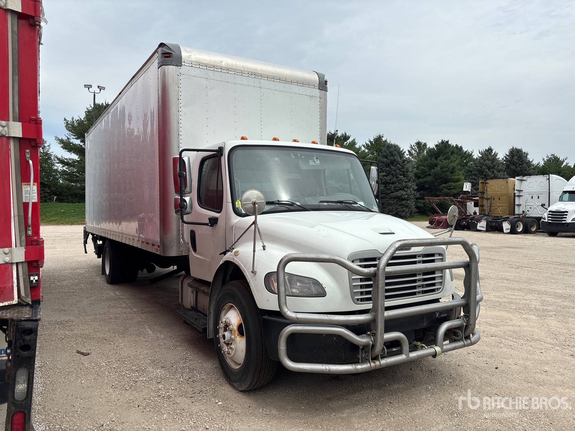 2020 Freightliner M2106