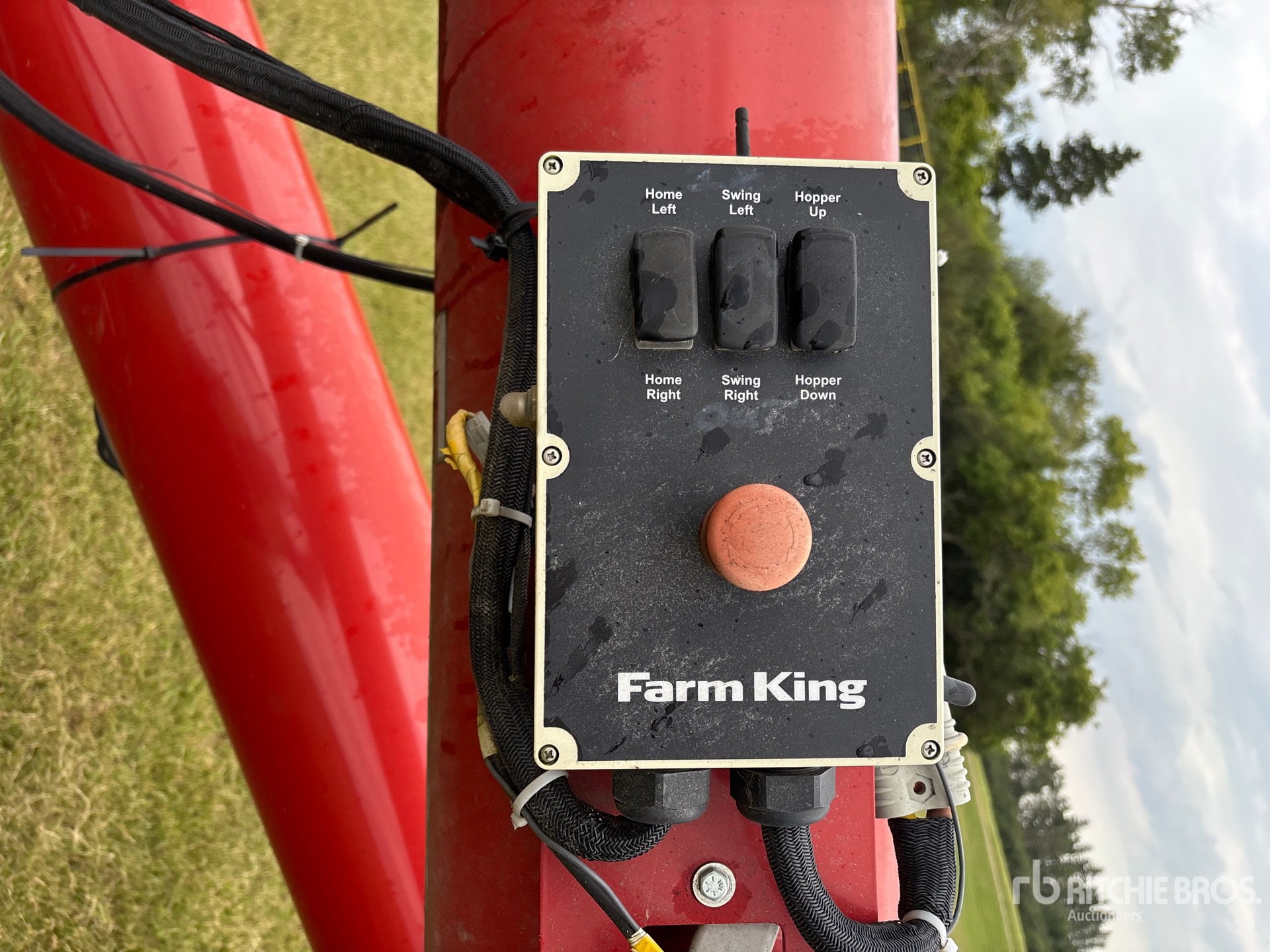 2019 Farm King 1385