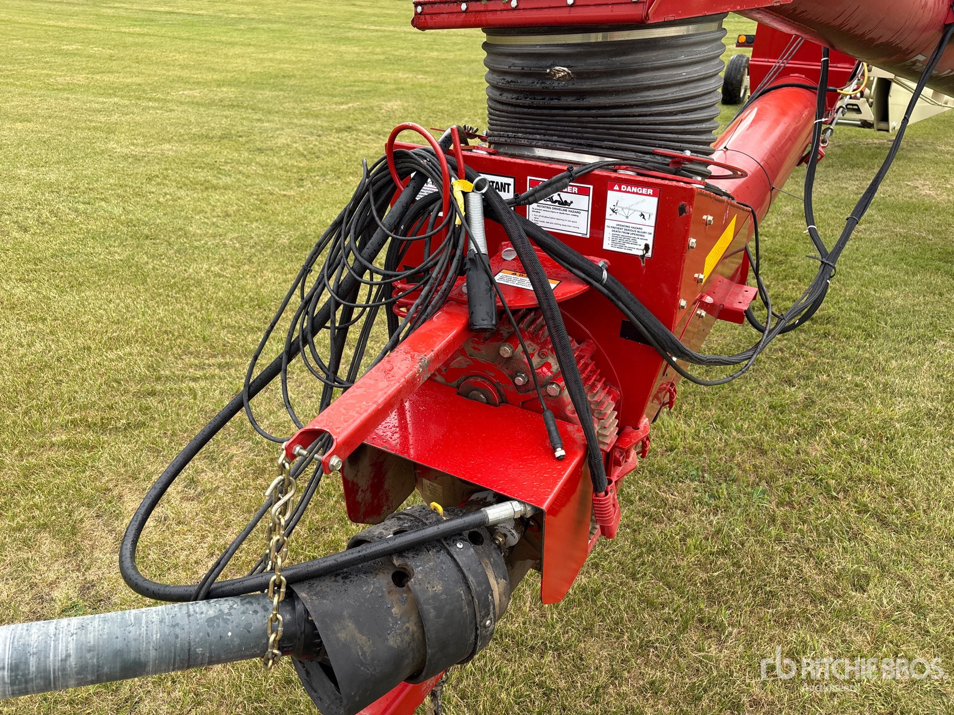 2019 Farm King 1385