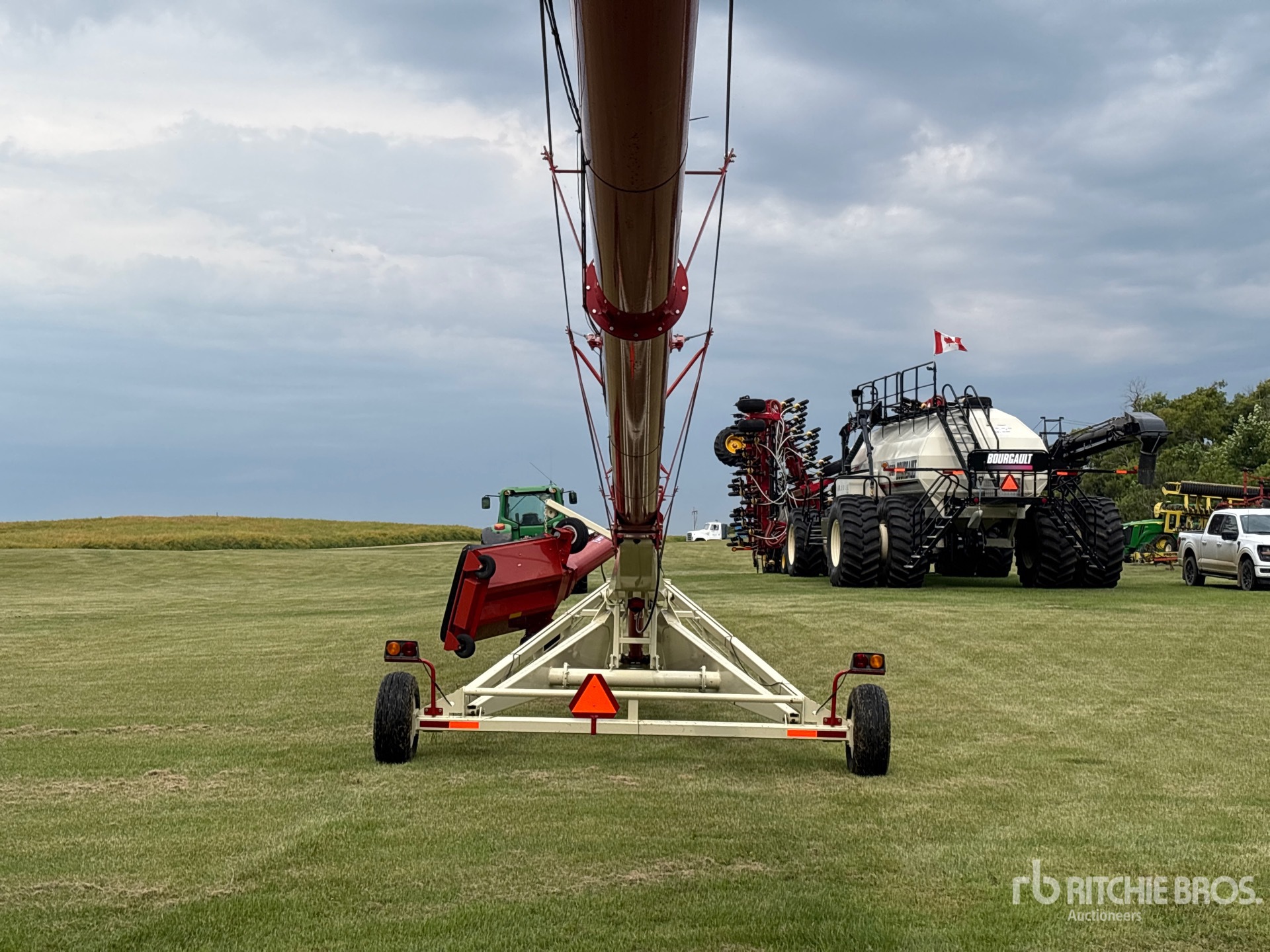 2019 Farm King 1385