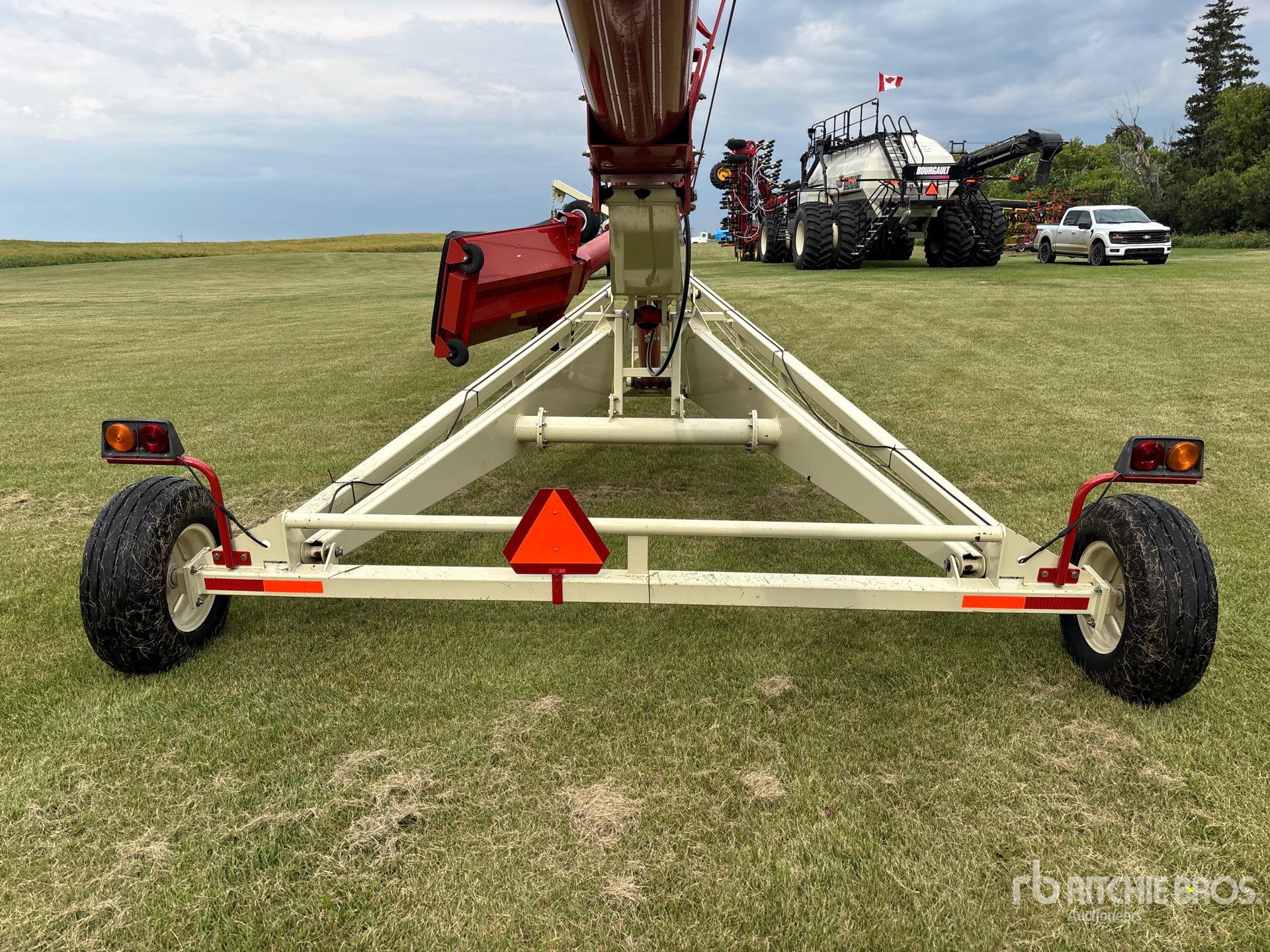 2019 Farm King 1385