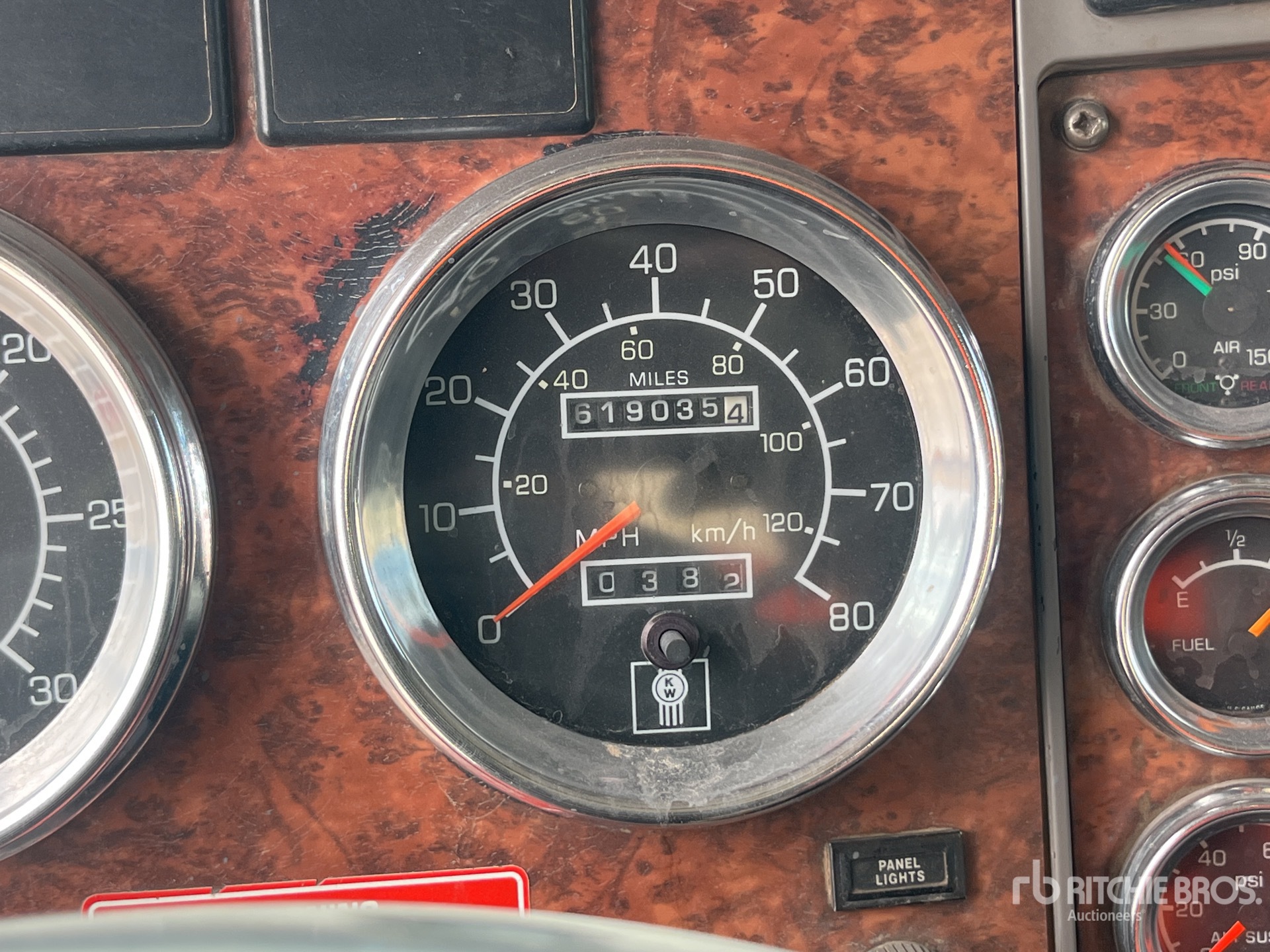 2005 Kenworth W900