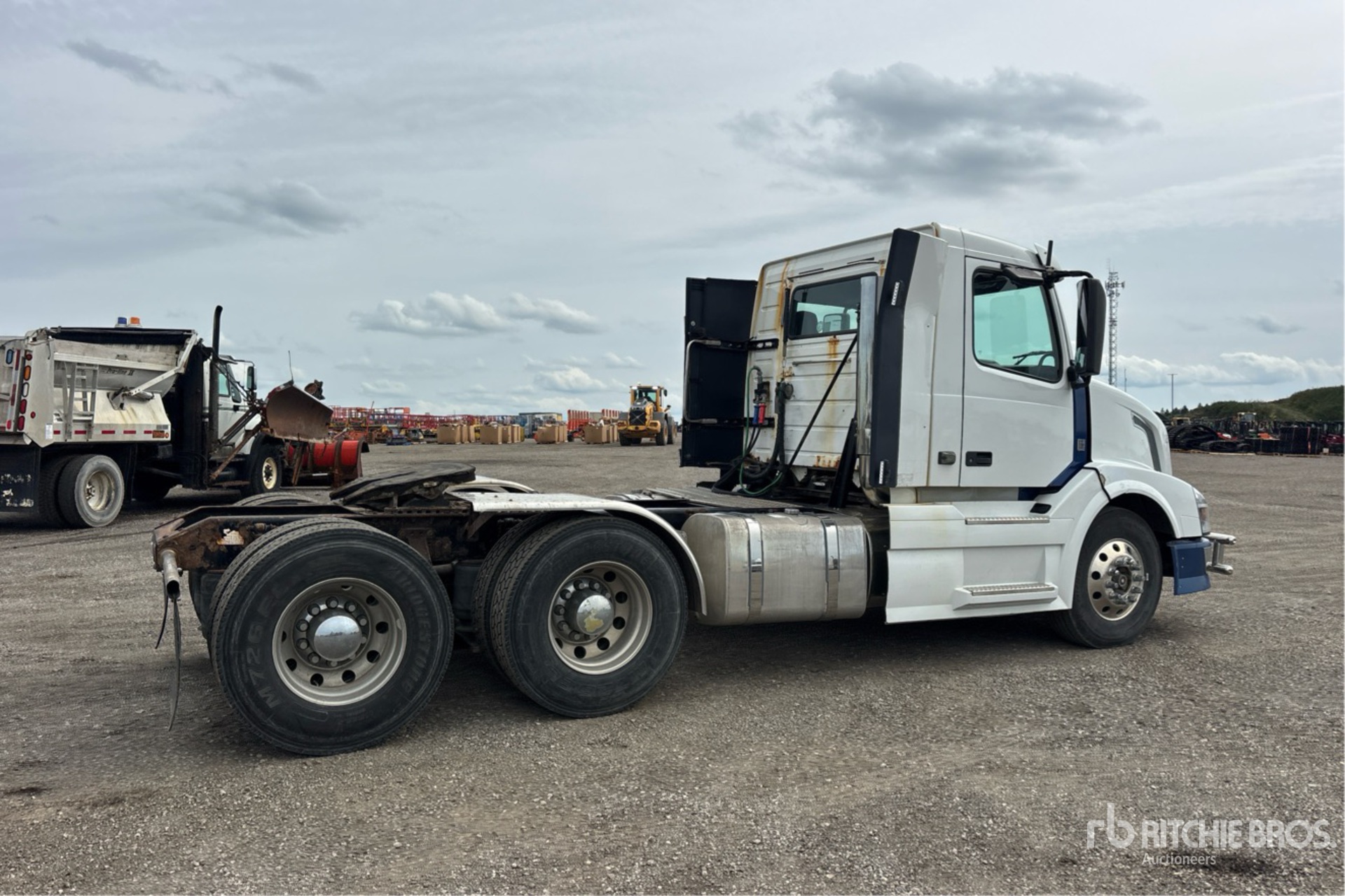 2012 Volvo VNL64T-300