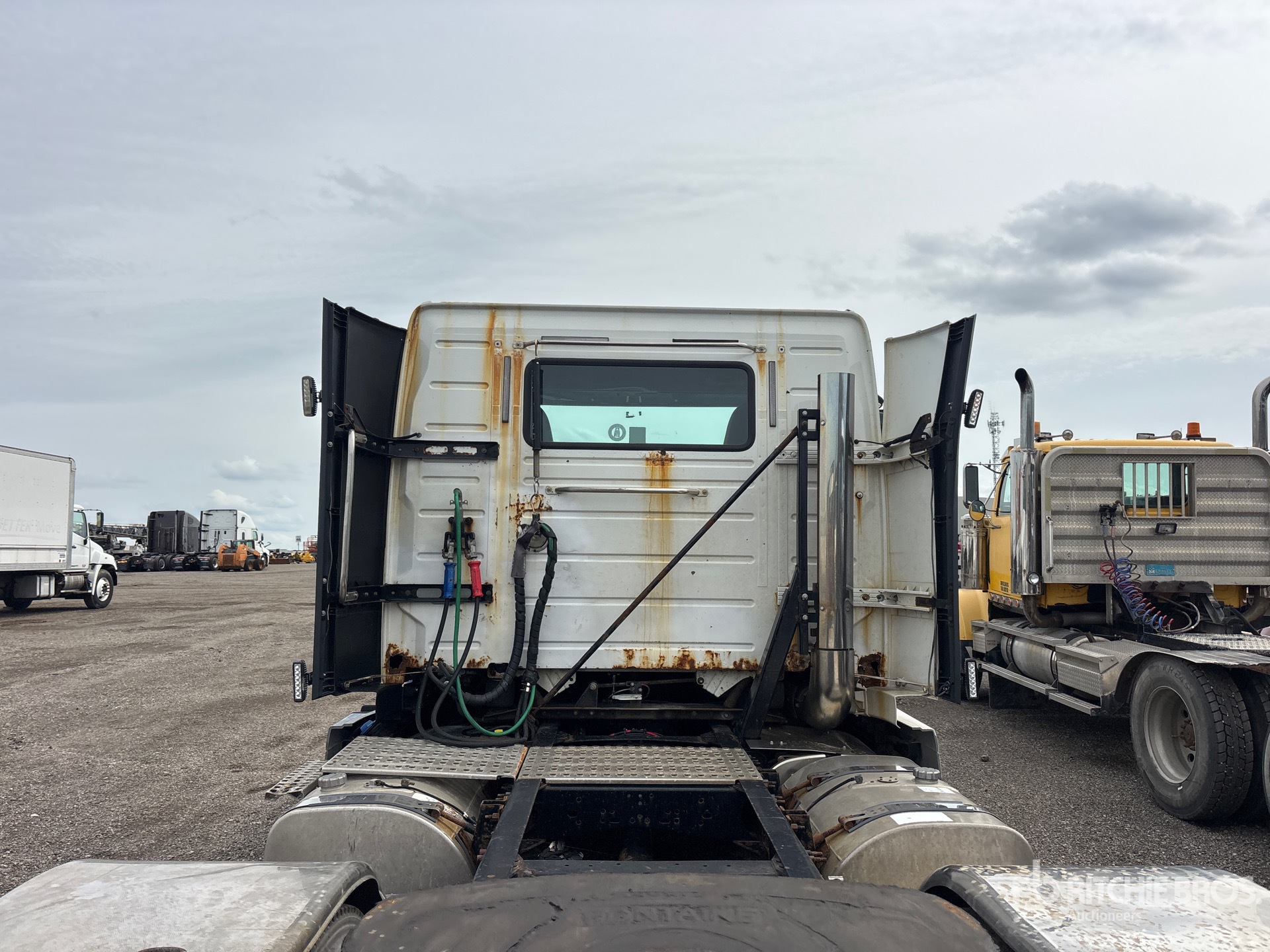 2012 Volvo VNL64T-300