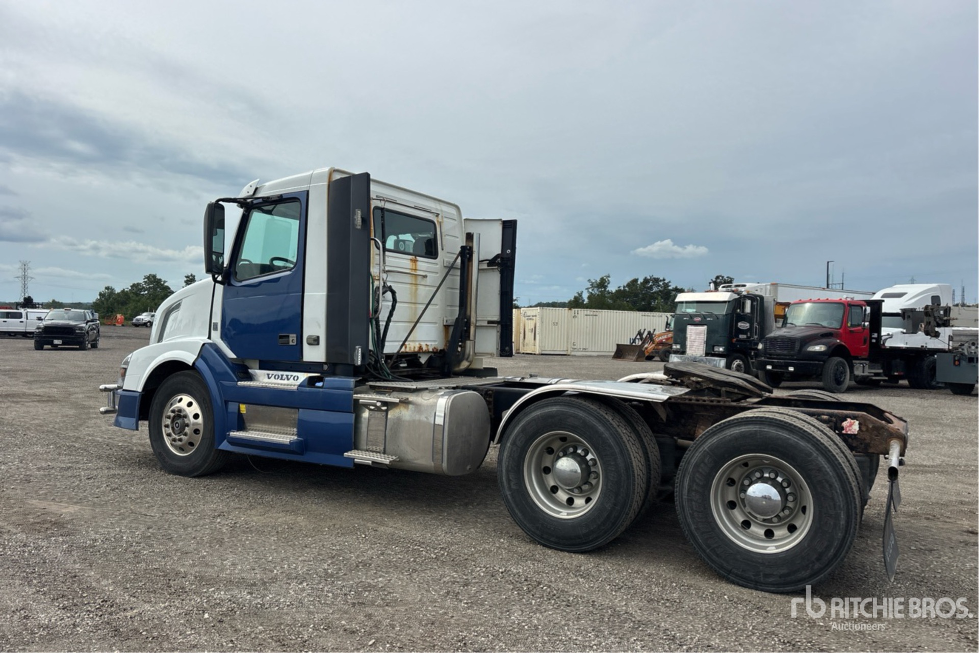 2012 Volvo VNL64T-300