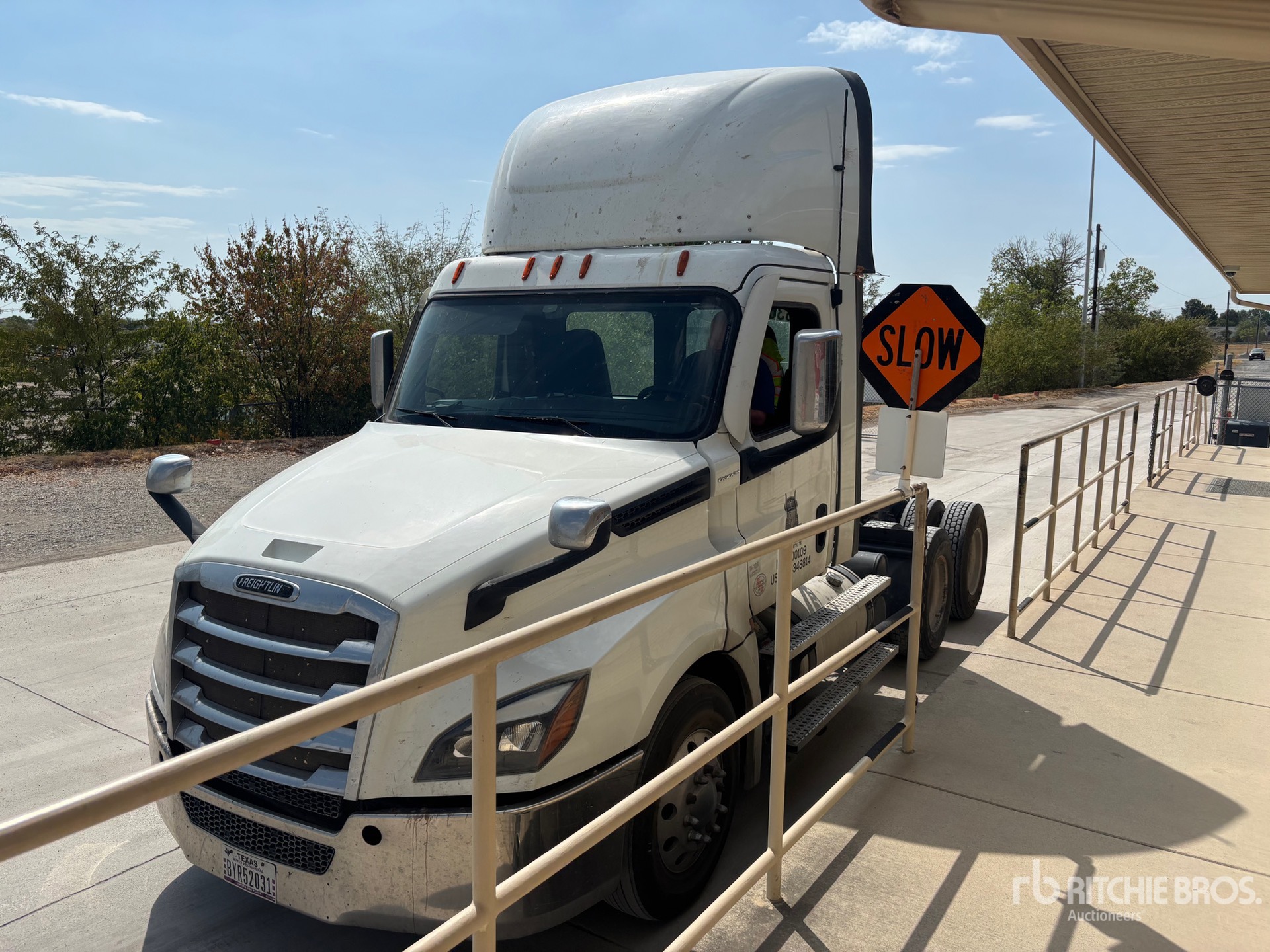 Photo of 2020 Freightliner CASCADIA 126