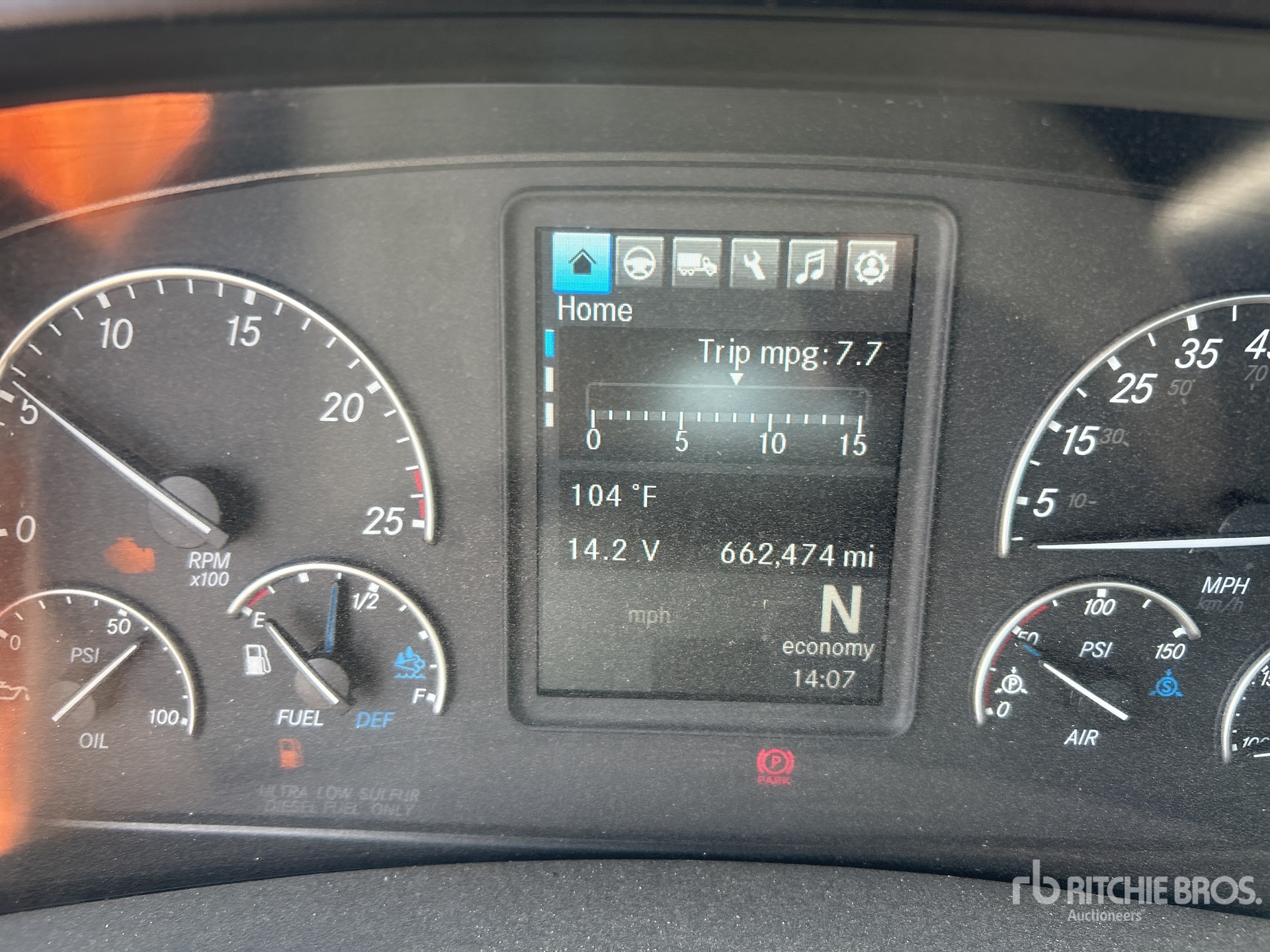 2020 Freightliner CASCADIA 126