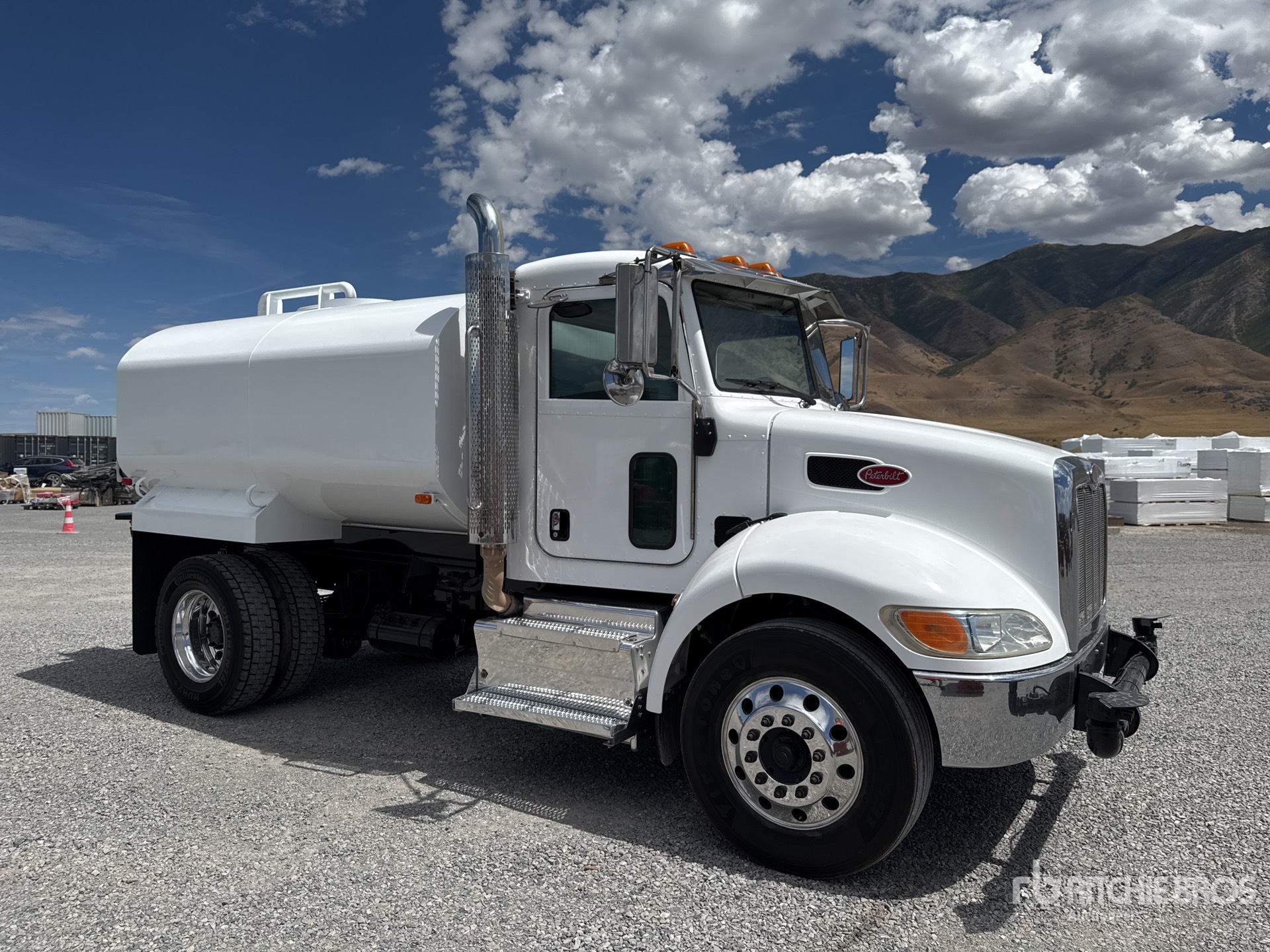 2016 Peterbilt 337