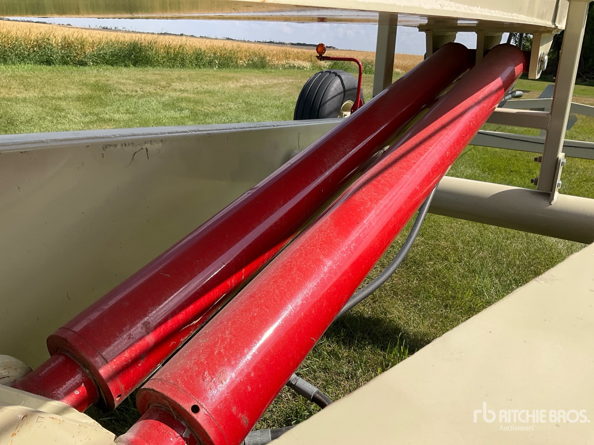 2023 Farm King 16104