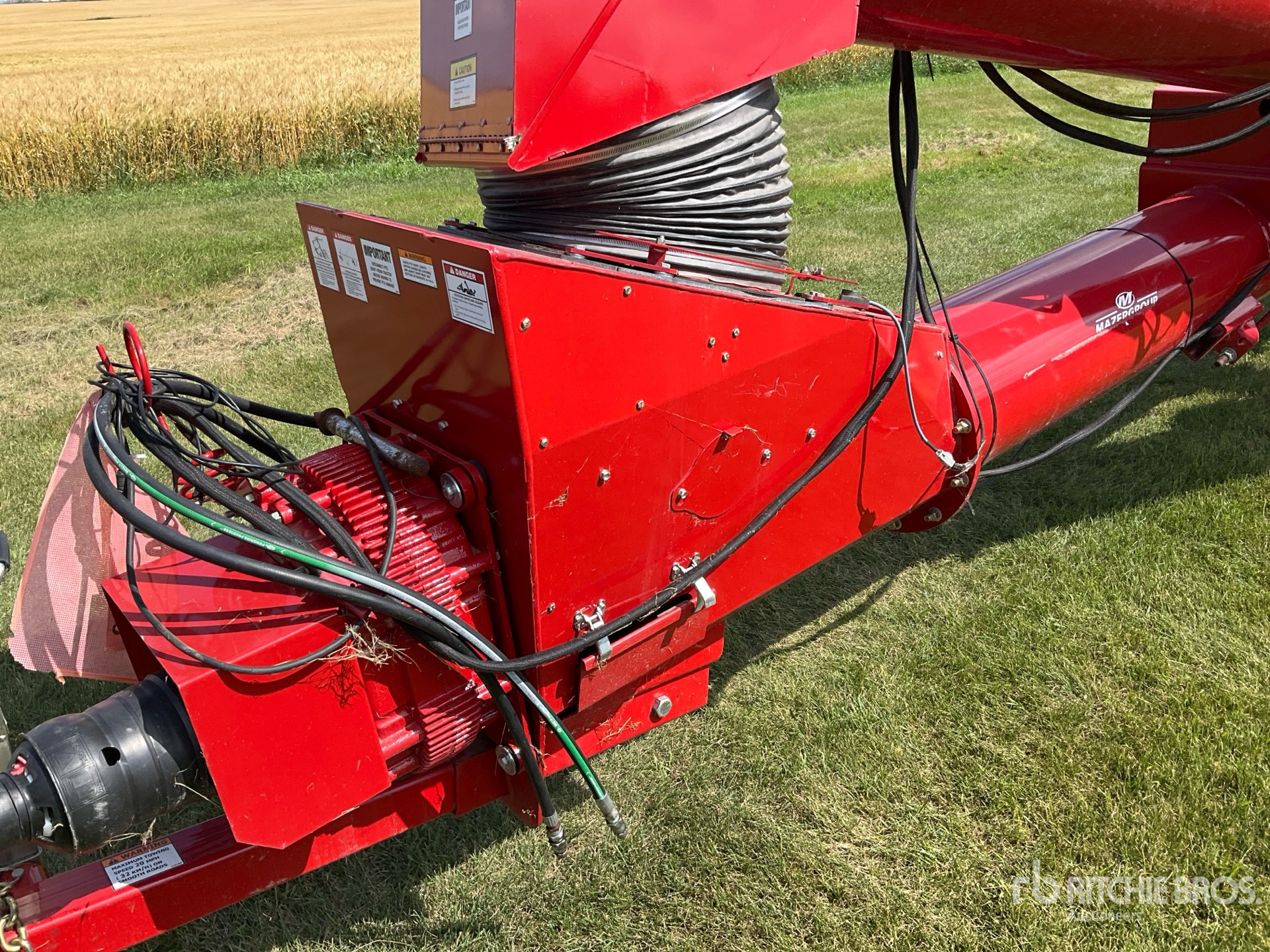 2023 Farm King 16104