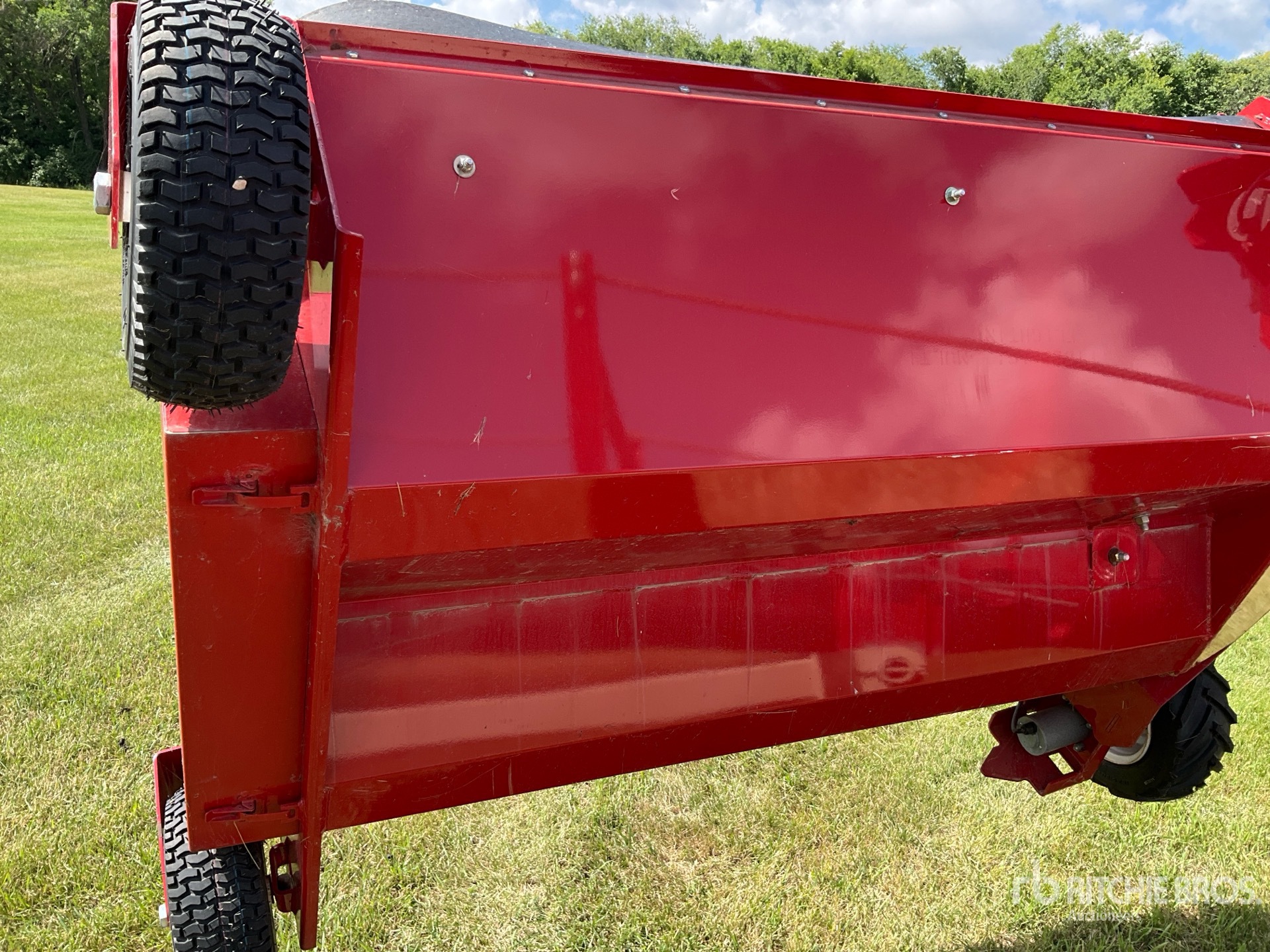 2023 Farm King 16104