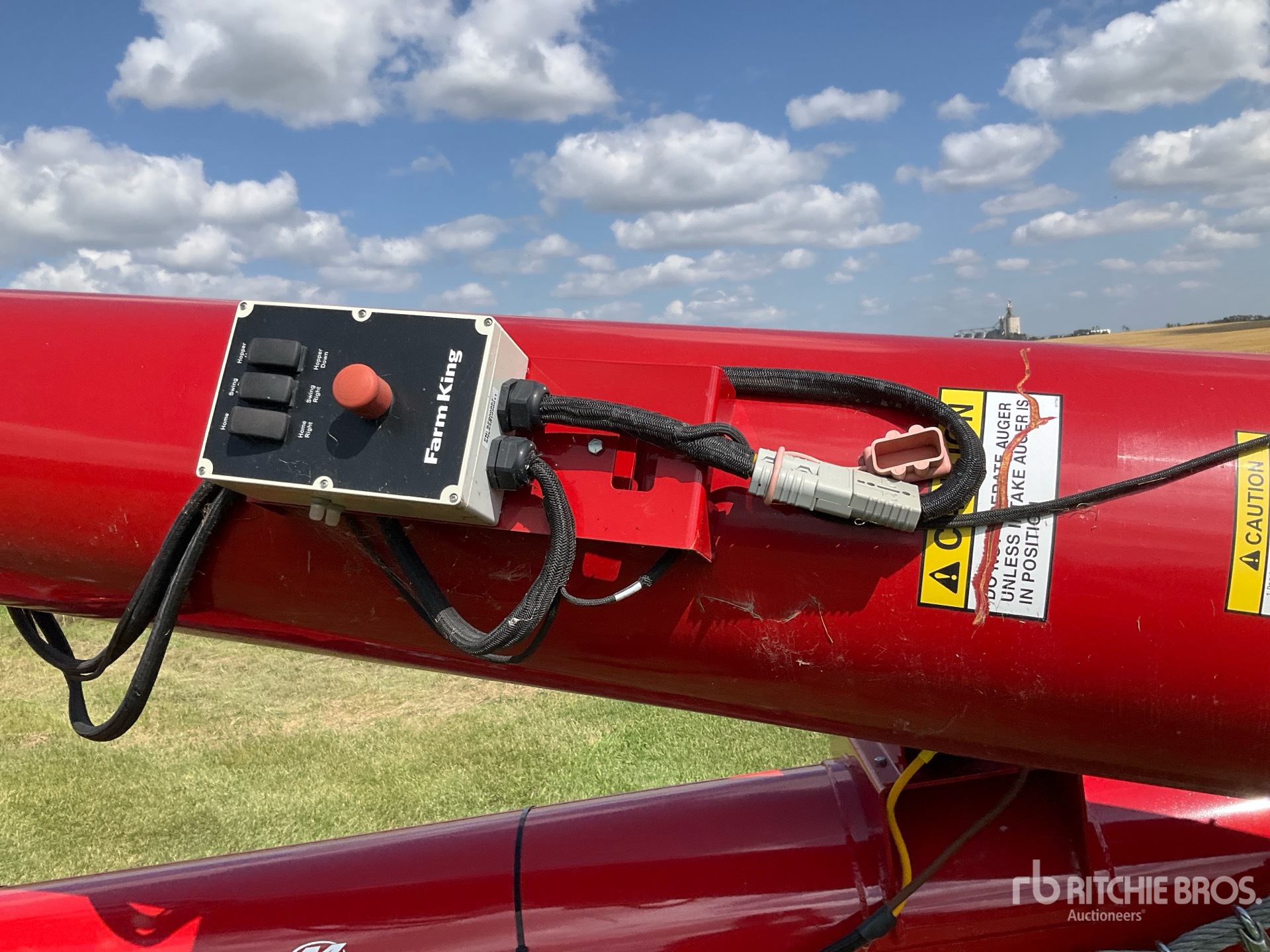 2023 Farm King 16104