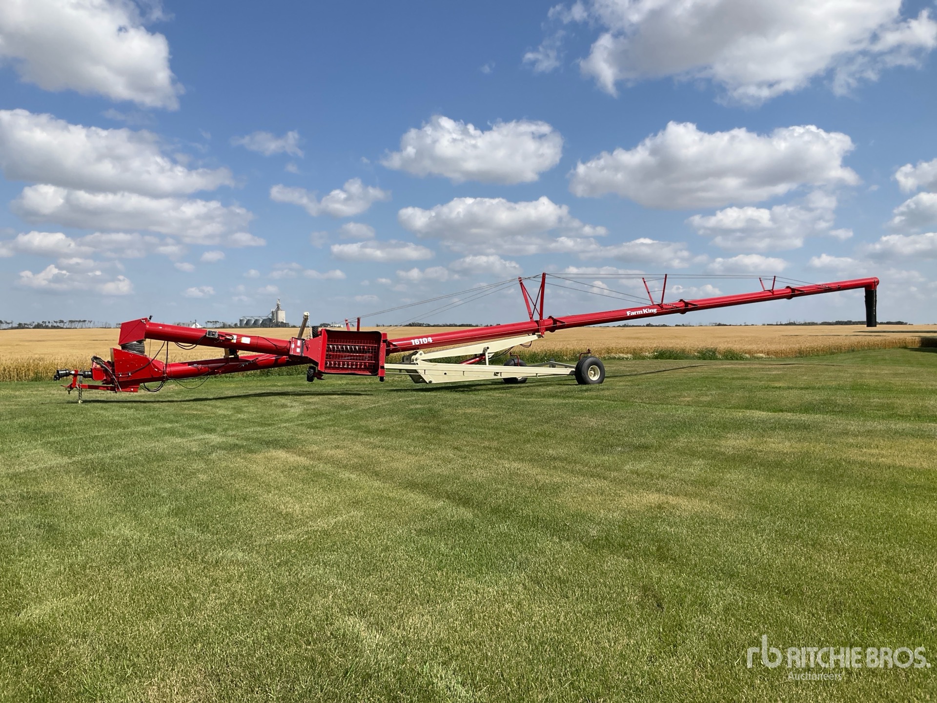 2023 Farm King 16104
